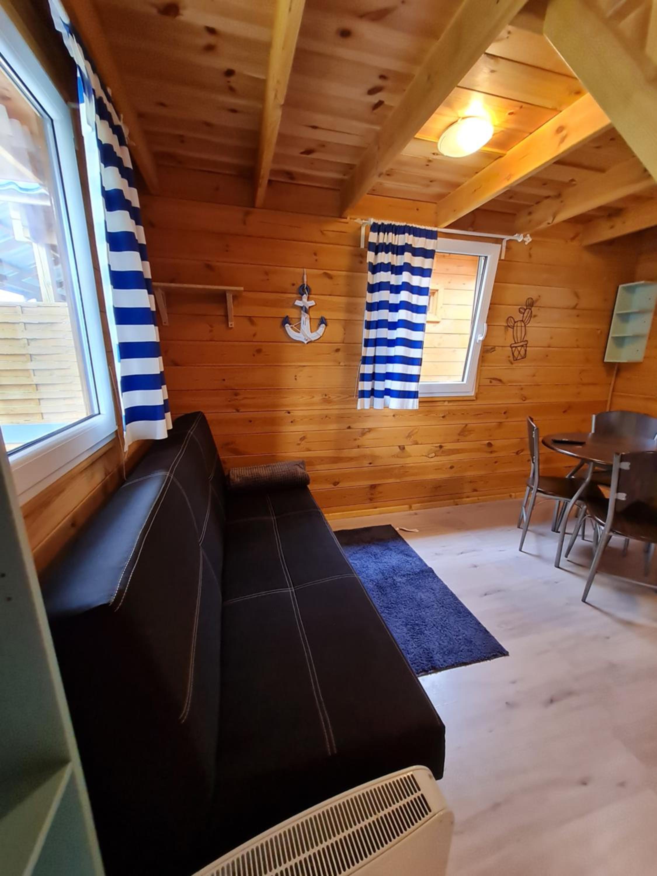 One-Bedroom House - Photo 5