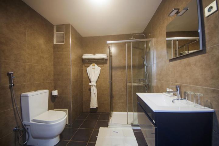 Standard Double or Twin Room photo 2