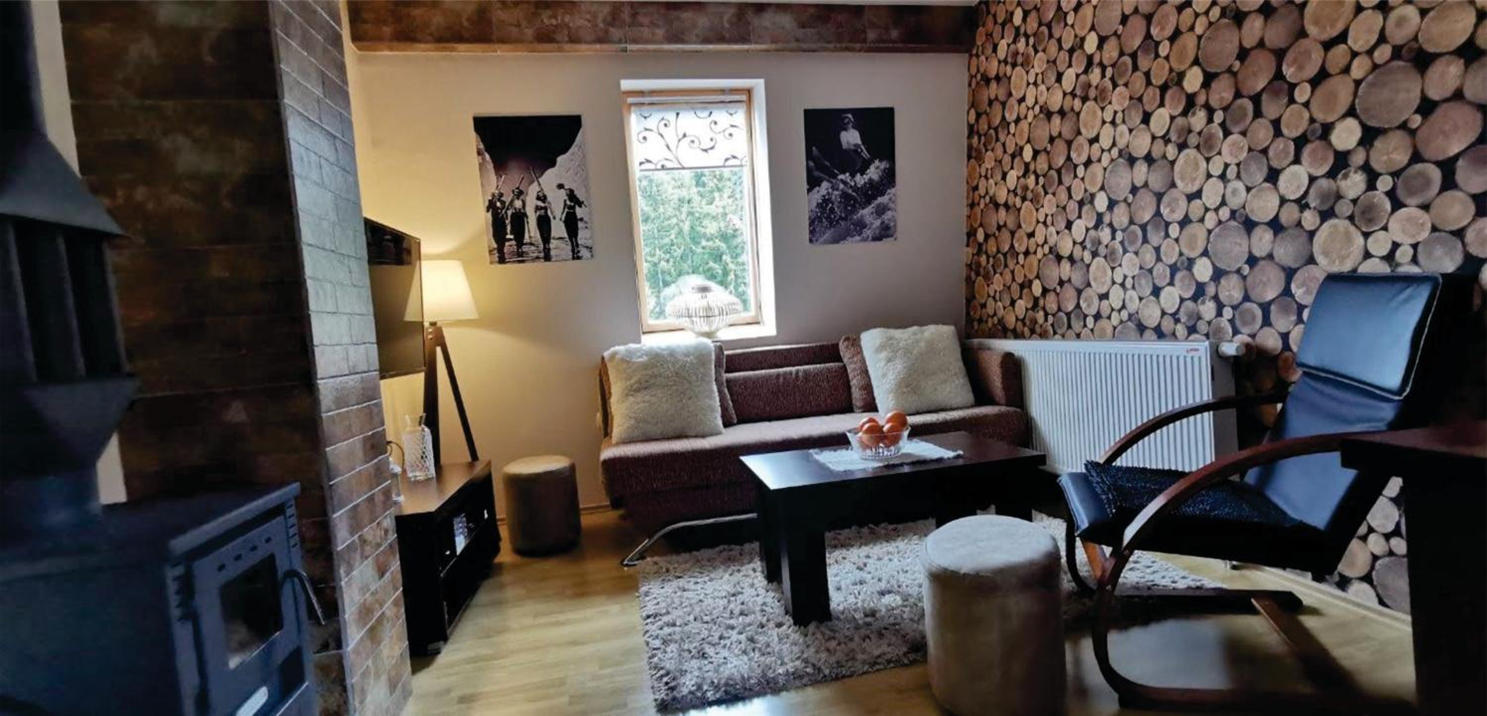 One-Bedroom Apartment photo 1