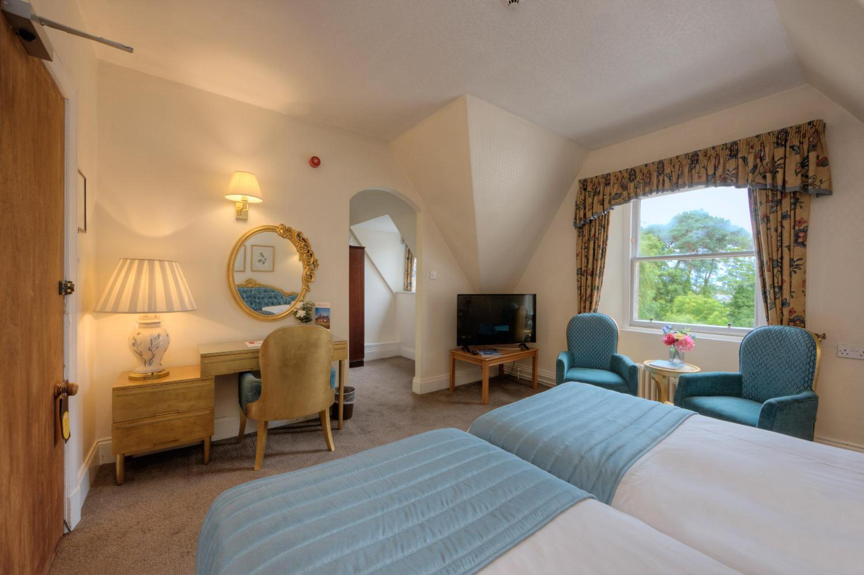 Standard Twin Room with Garden View - Photo 7