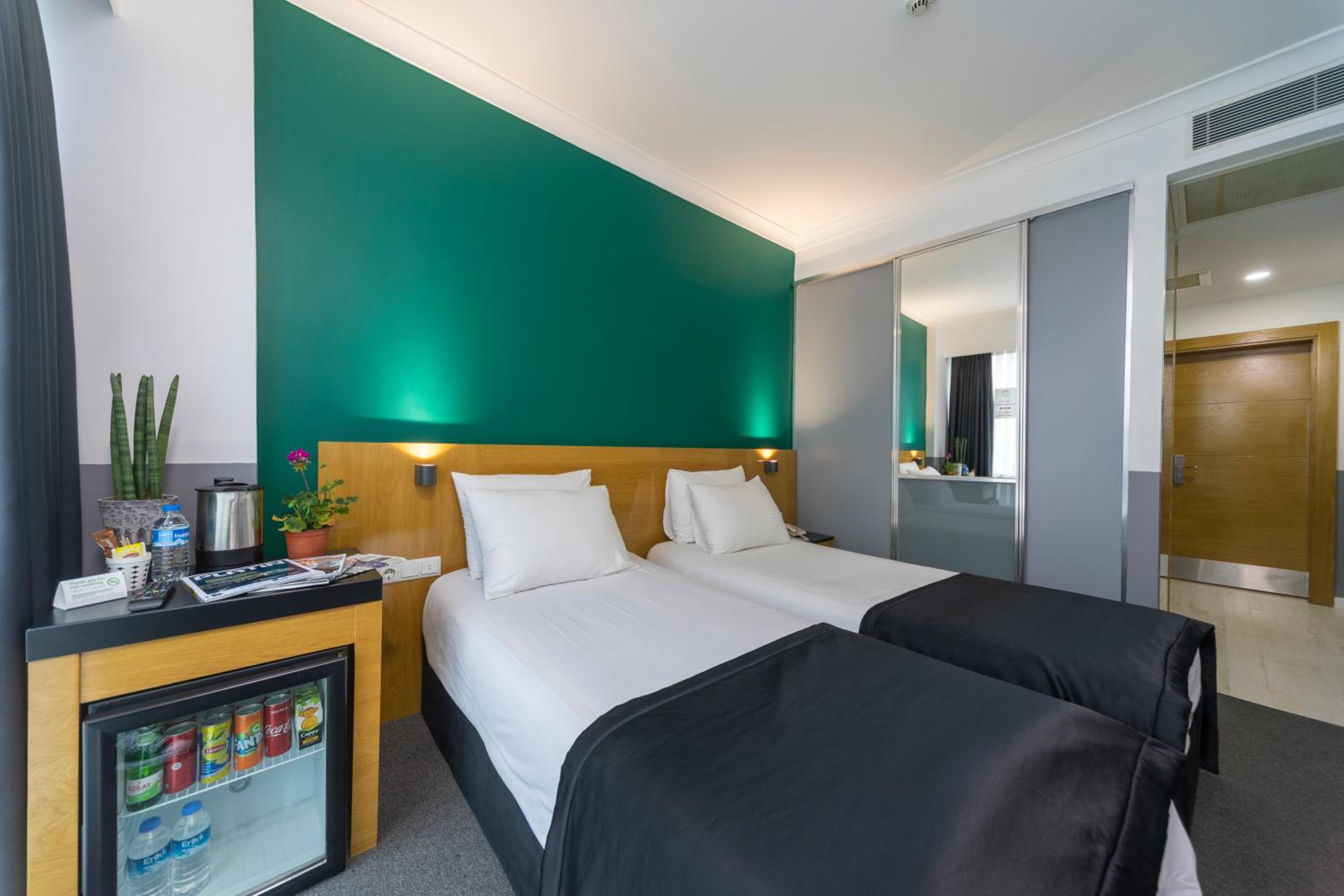 Standard Double Or Twin Room photo 2