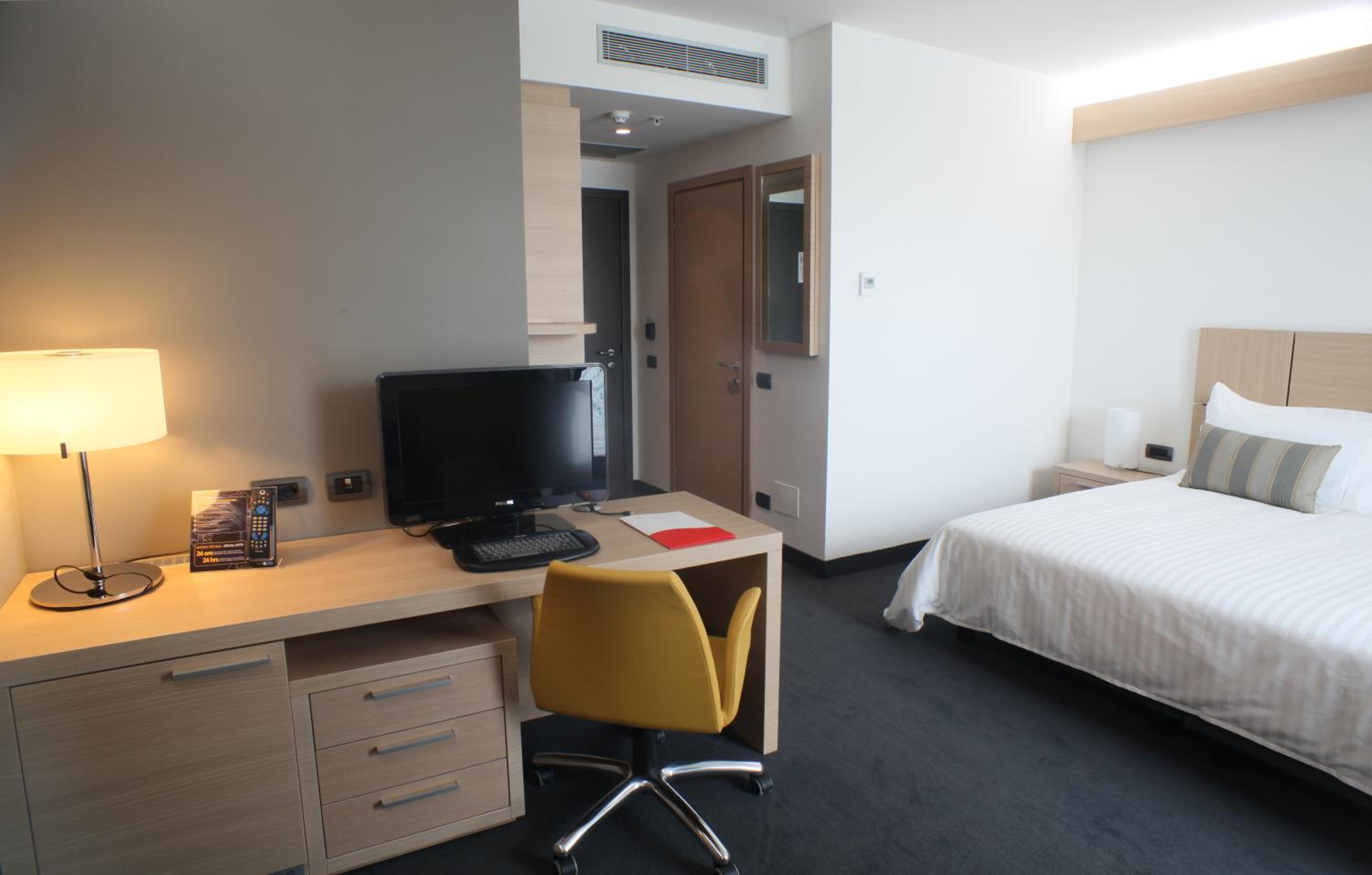 Superior Twin Room - Photo 3