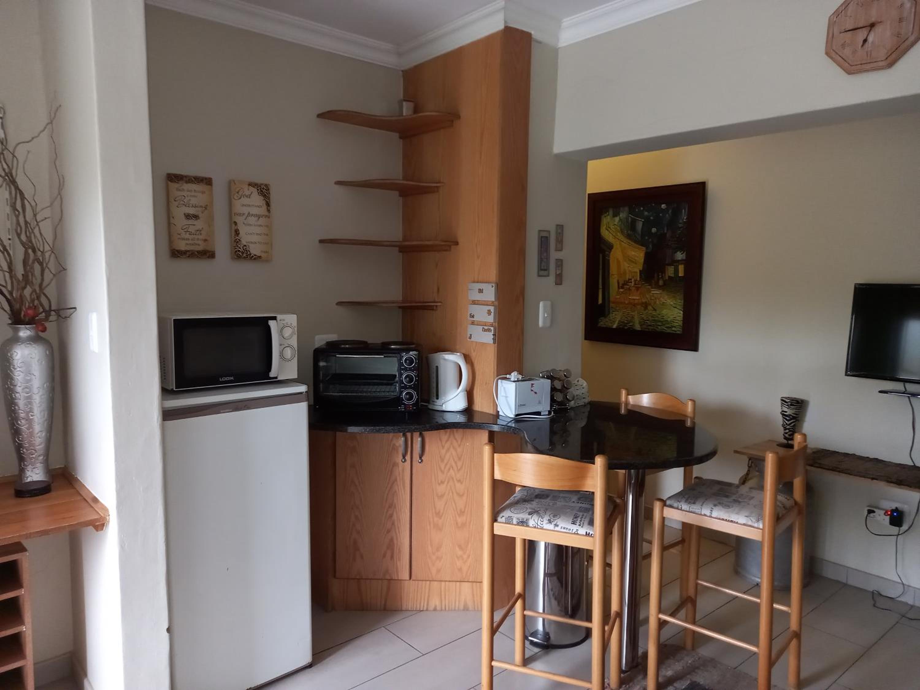 Apartment photo 2