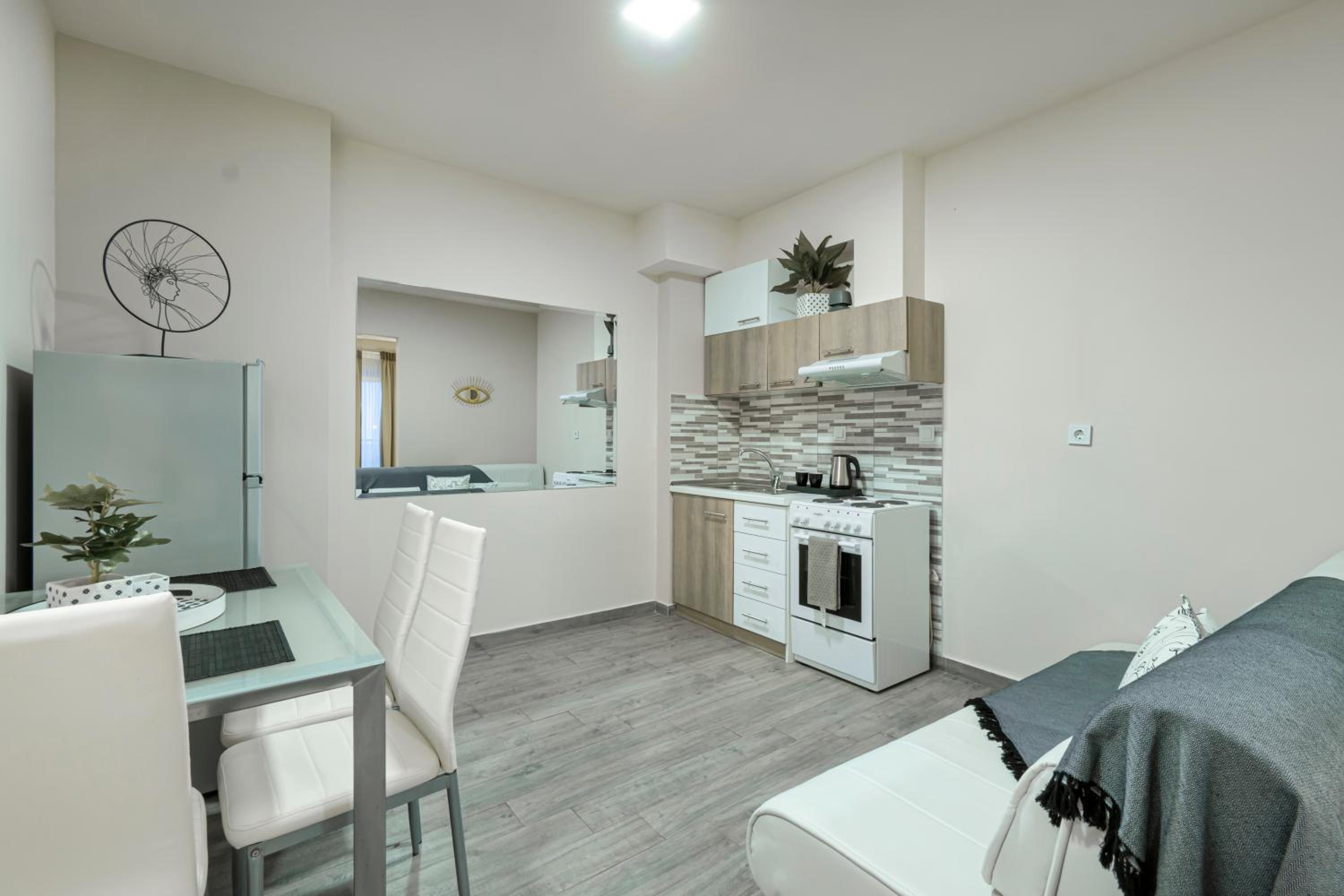 Studio Apartment photo 2