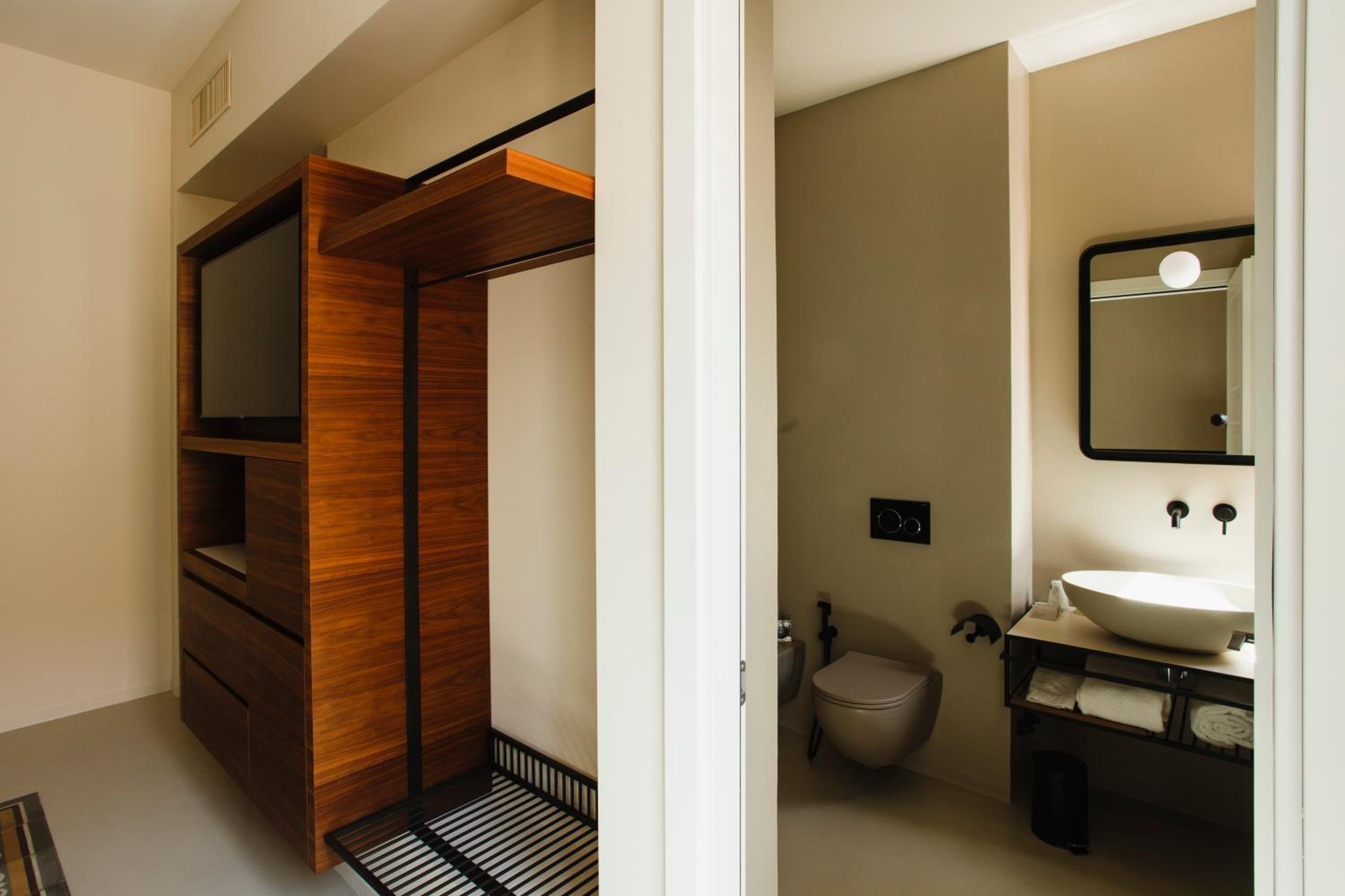 Deluxe Double or Twin Room - Photo 3