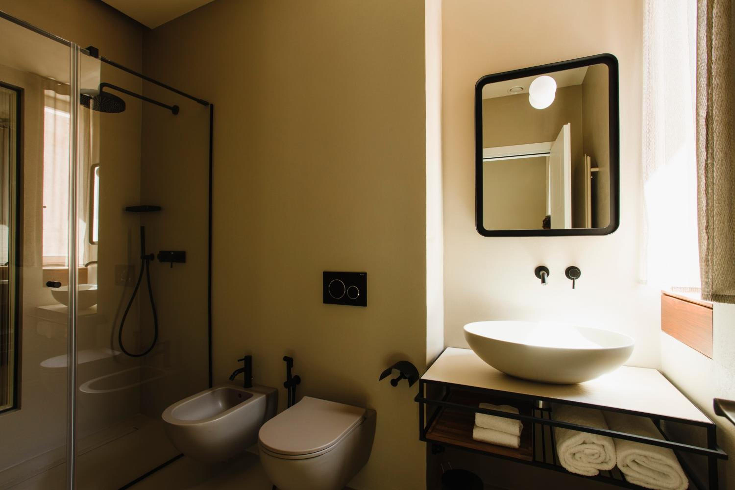 Deluxe Double or Twin Room - Photo 7