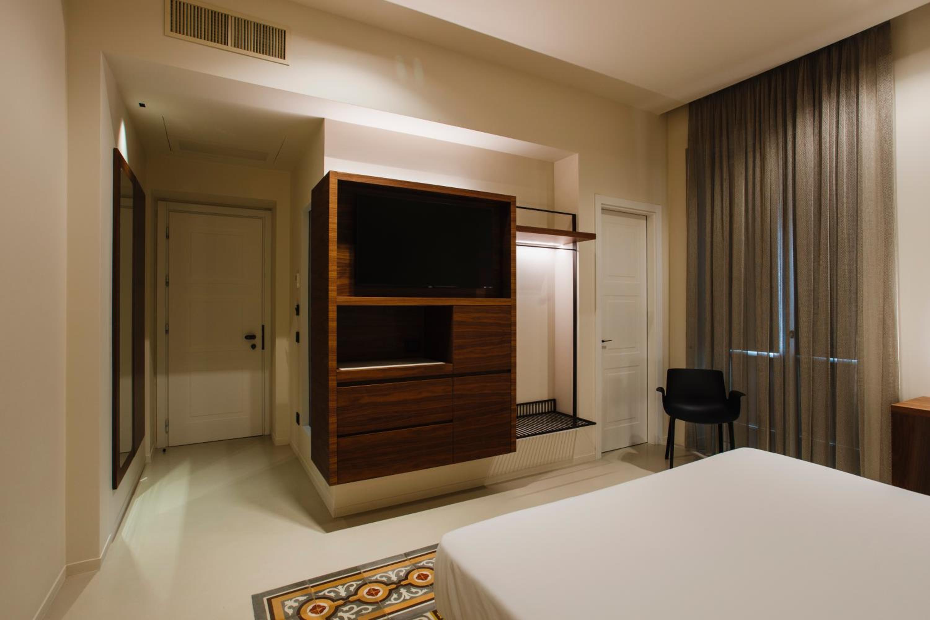 Deluxe Double or Twin Room - Photo 5