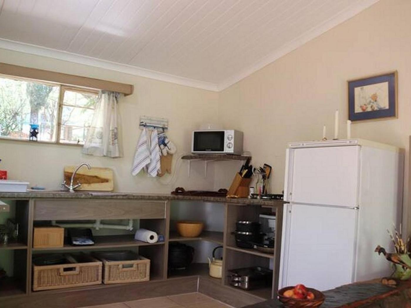 Three-Bedroom House - Photo 4