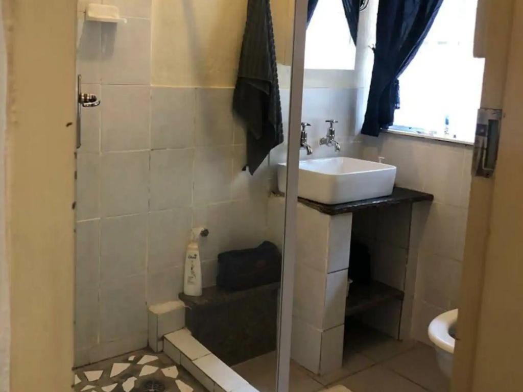 Three-Bedroom House - Photo 6
