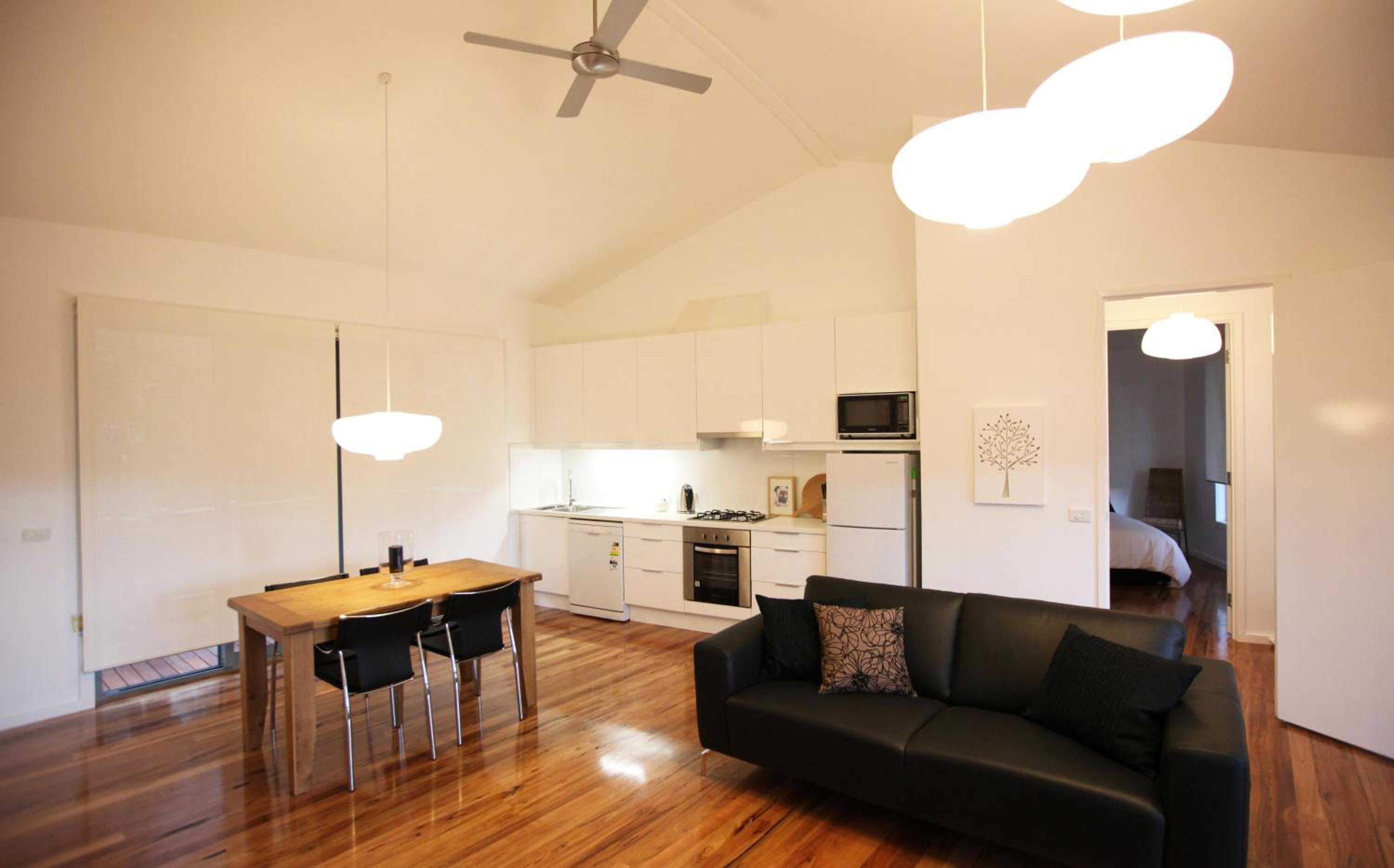Two-Bedroom Cottage - Kingfisher photo 3