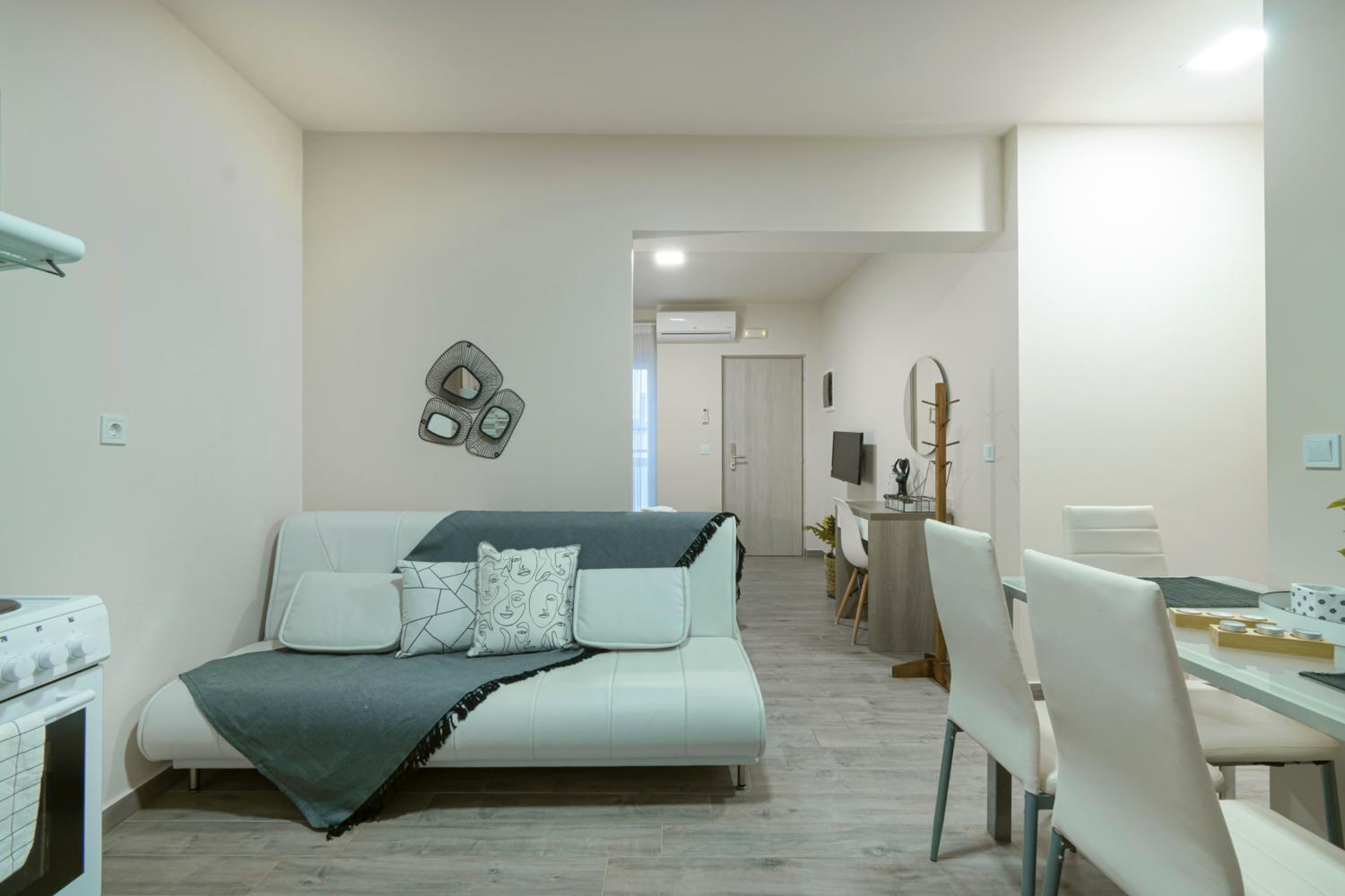 Studio Apartment photo 3