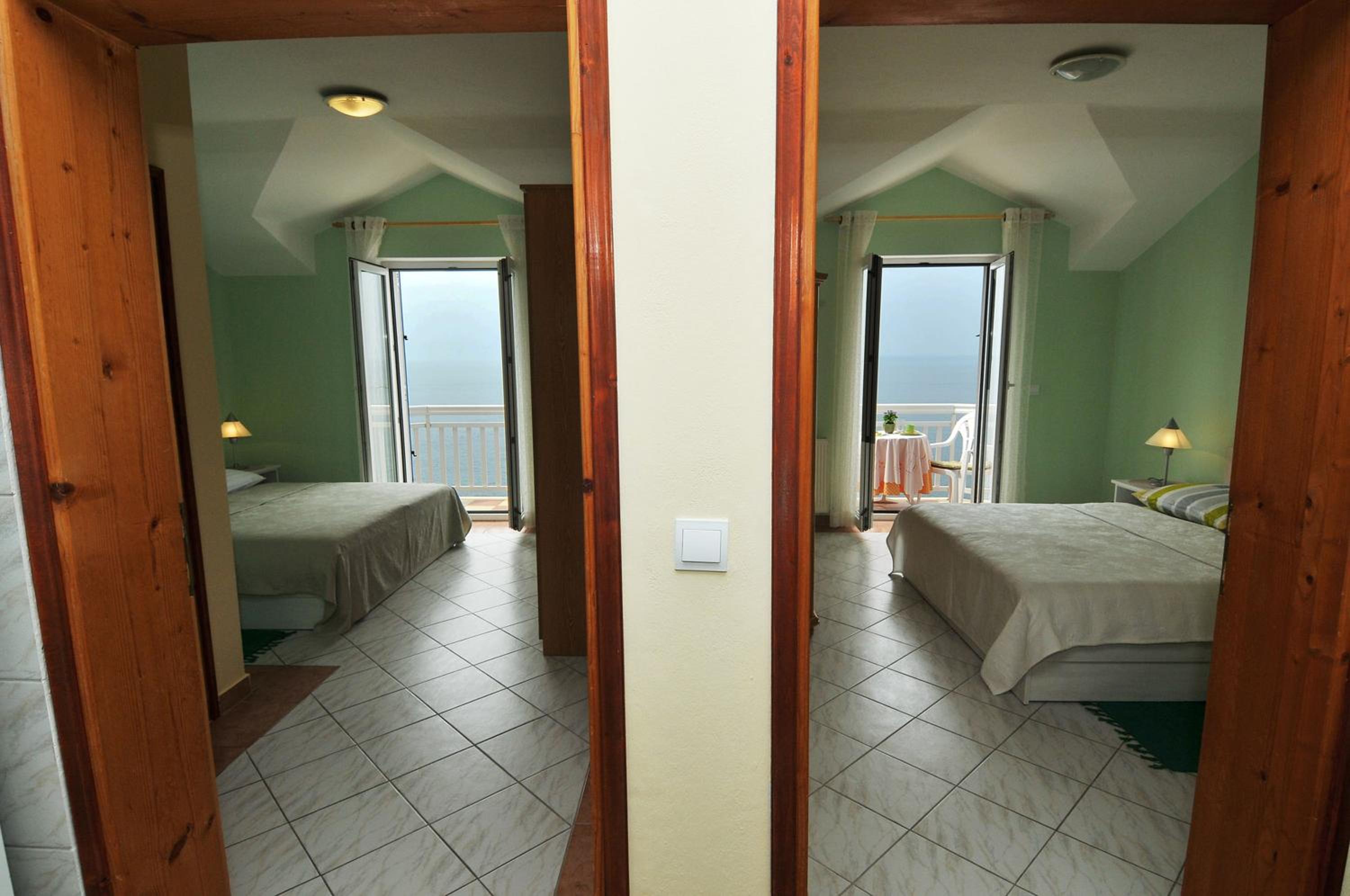 Two-Bedroom Apartment with Balcony and Sea View 3 photo 3