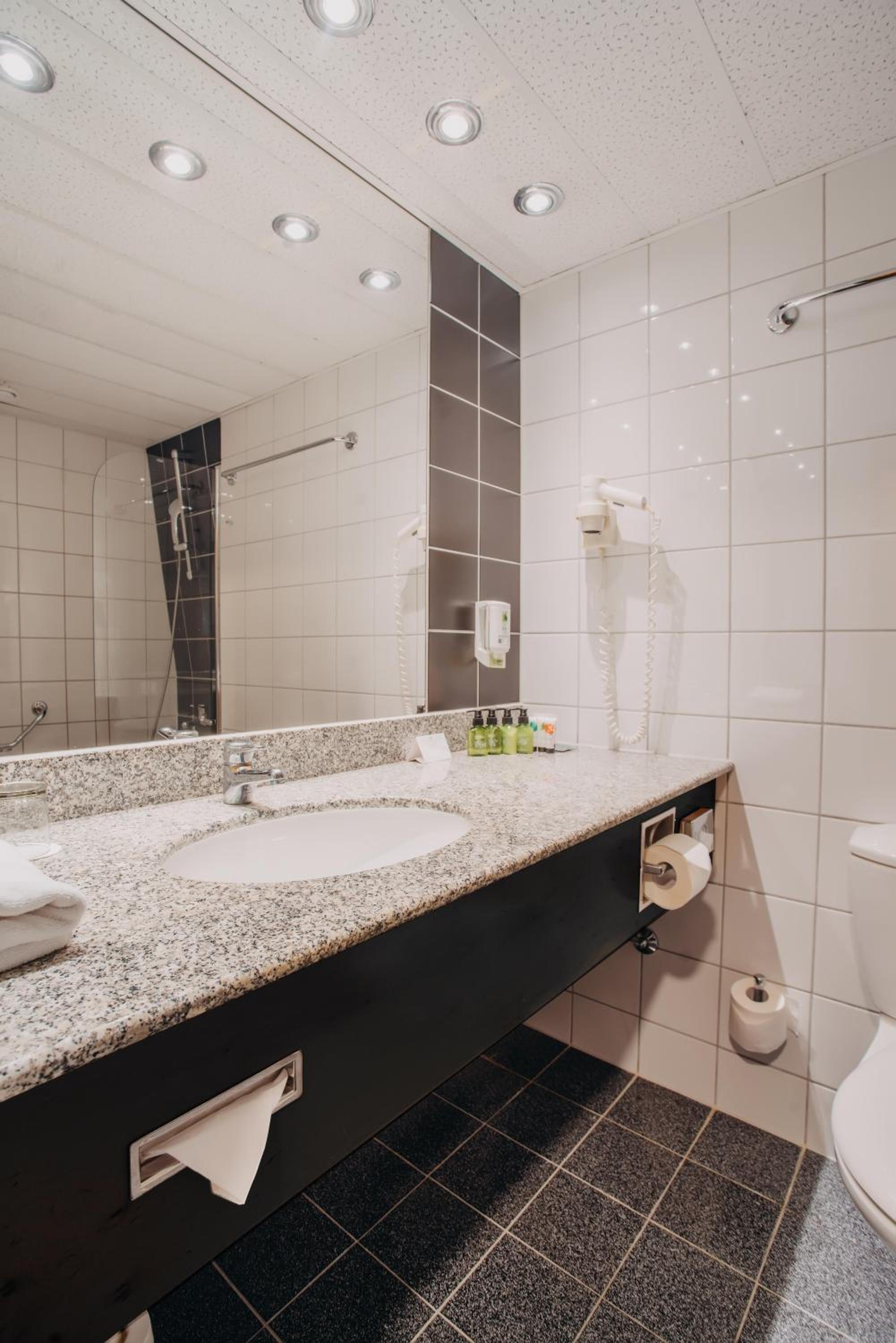 Family Suite - Photo 3