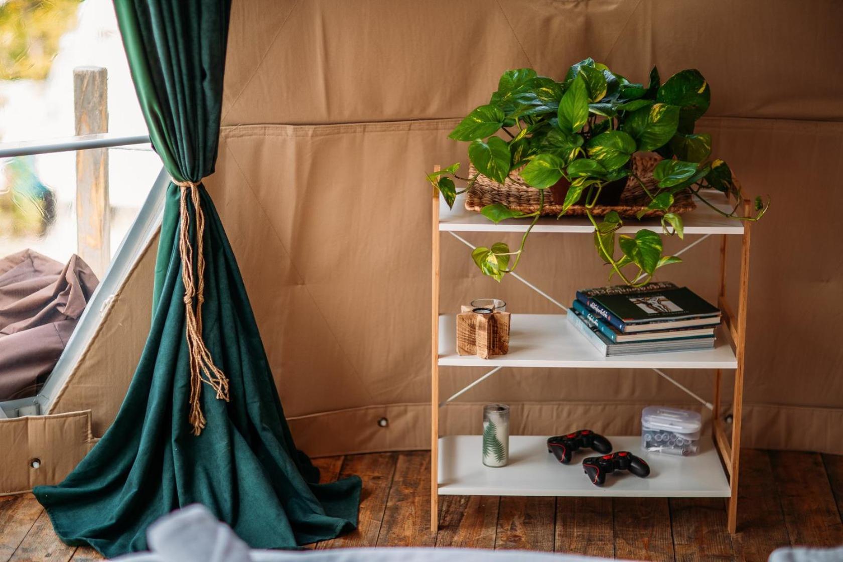 Tent - Photo 3