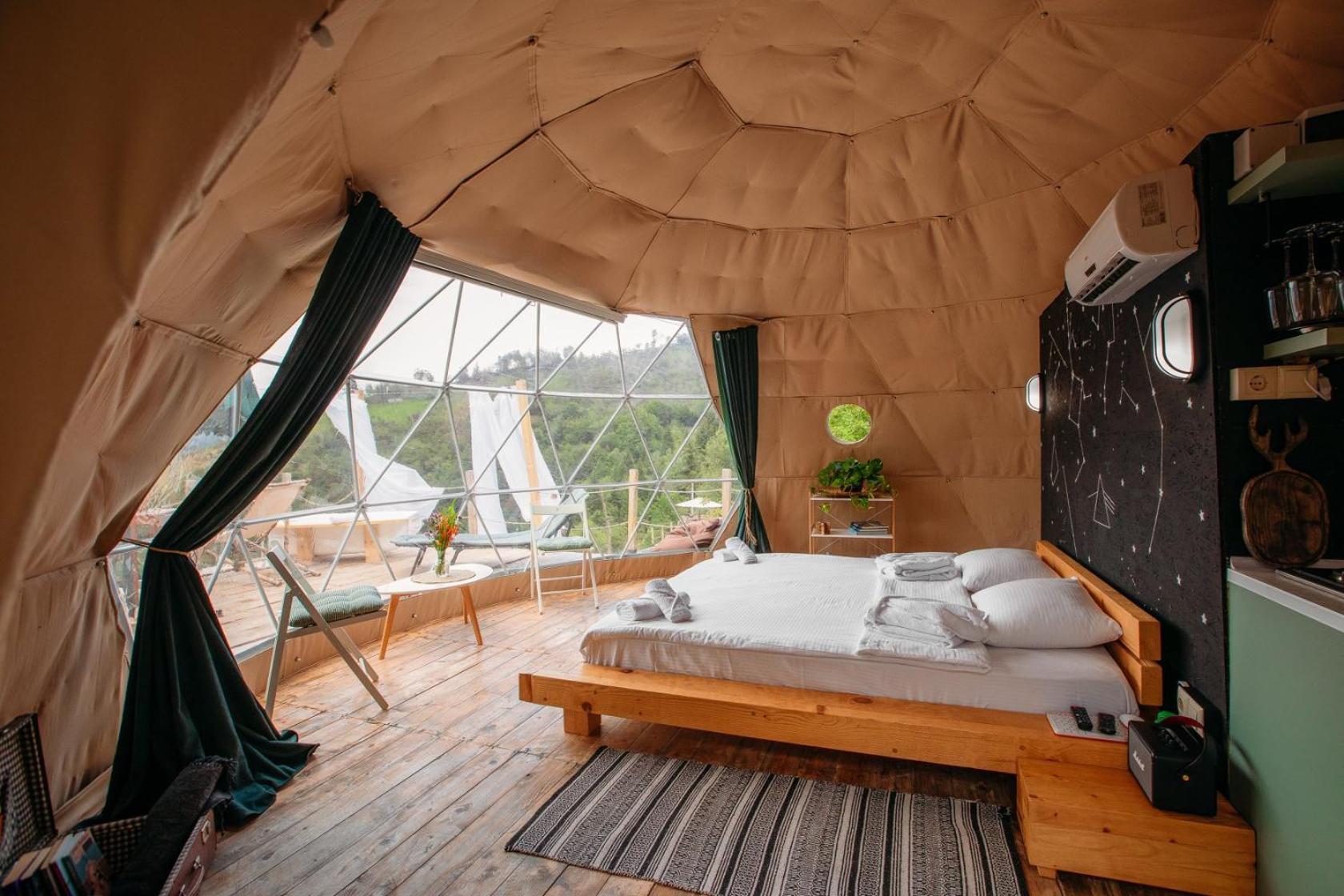 Tent - Photo 2