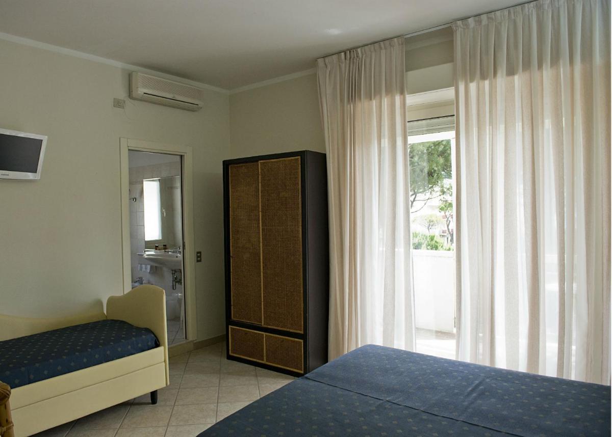 Standard Triple Room photo 1