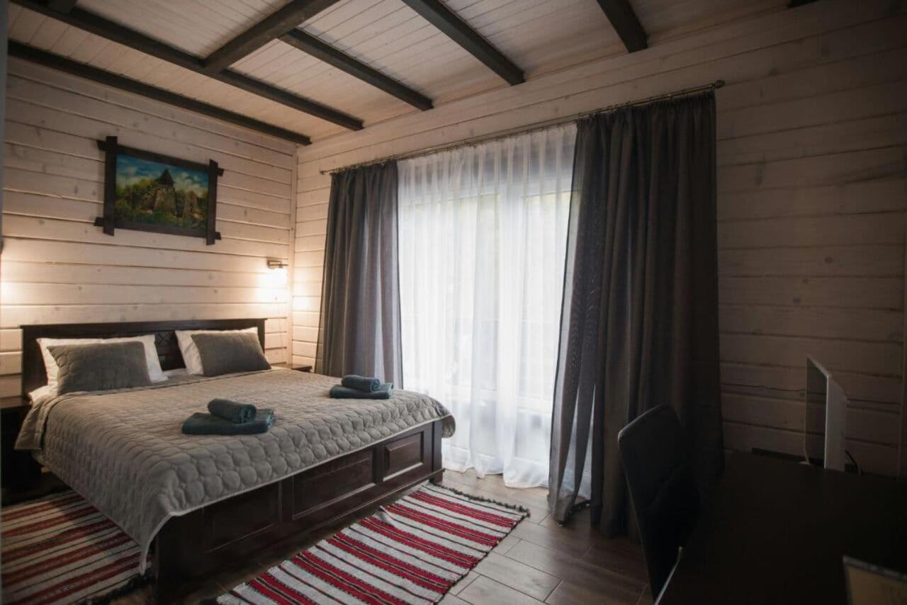 Standard King Room photo 2