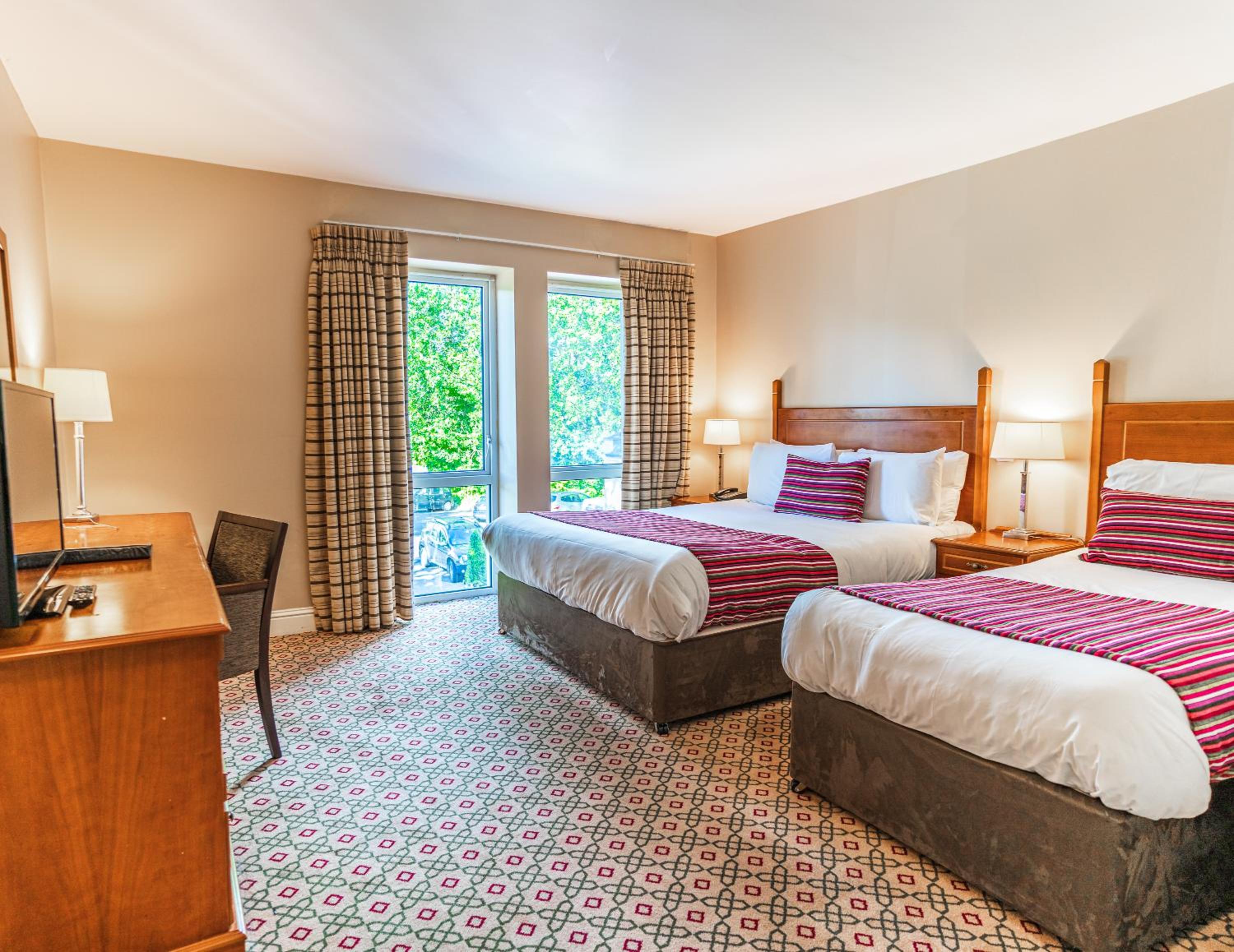 Twin Room - Photo 2