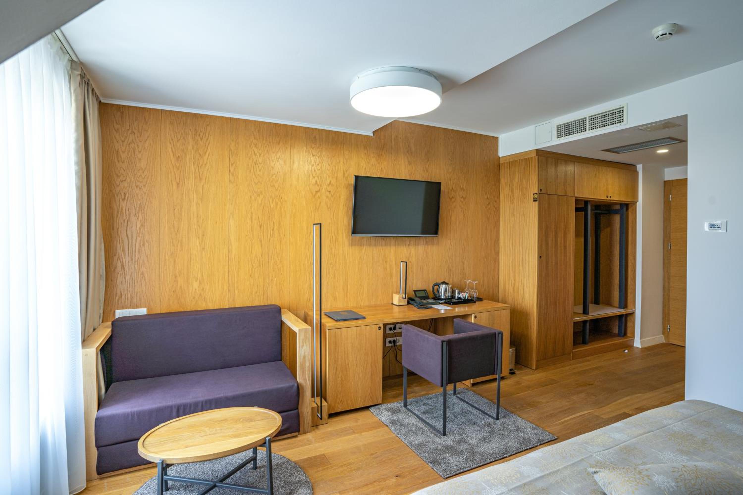 Double or Twin Room - Photo 2