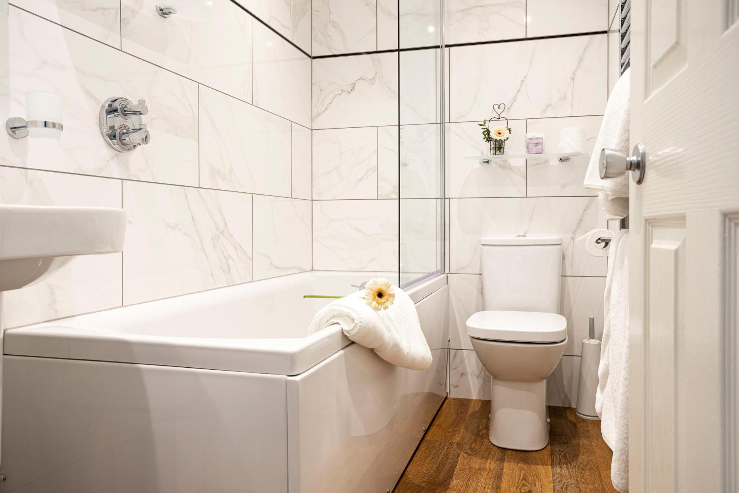 Deluxe Junior Suite photo 3
