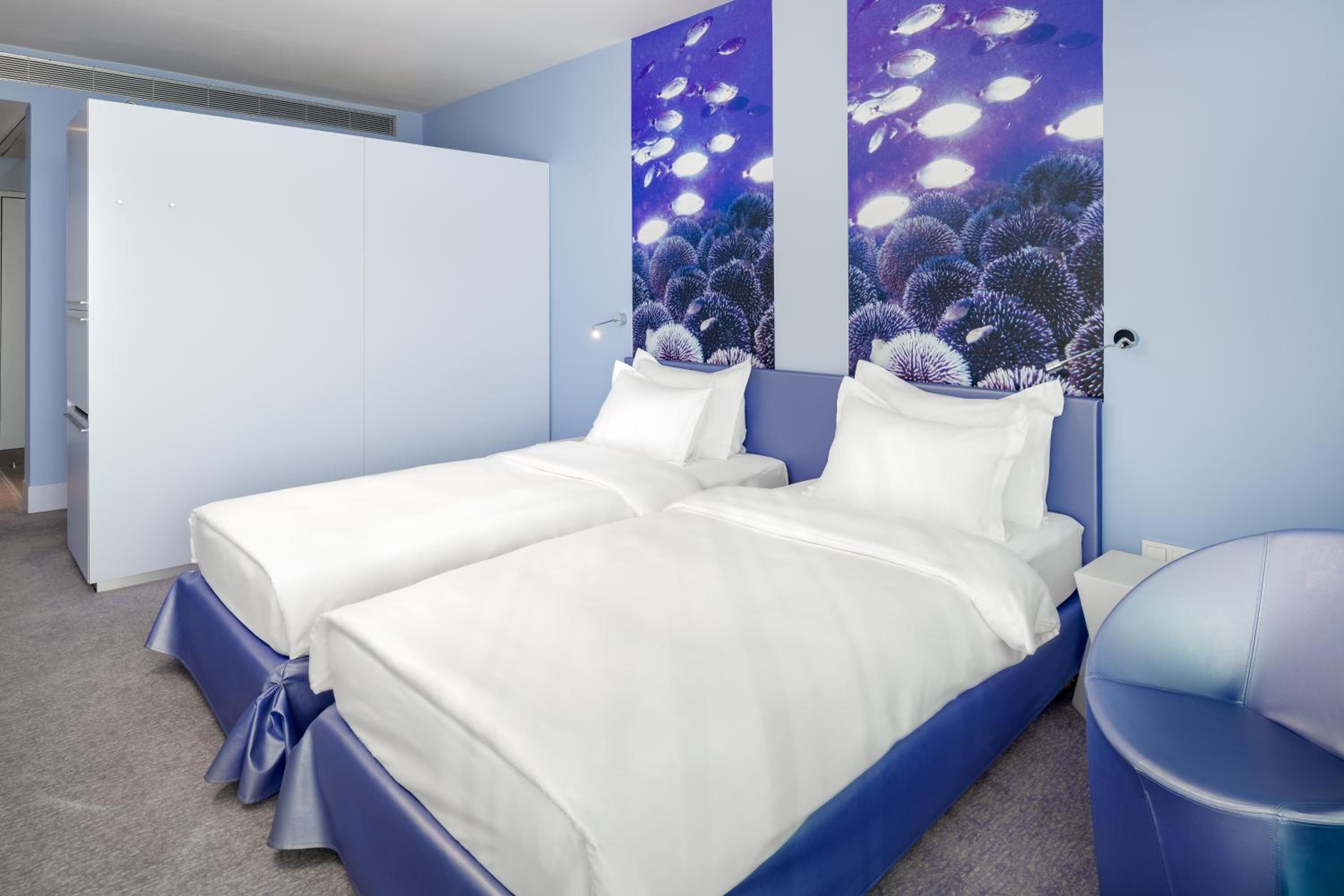 Superior Room with Sea View and Balcony - Photo 4