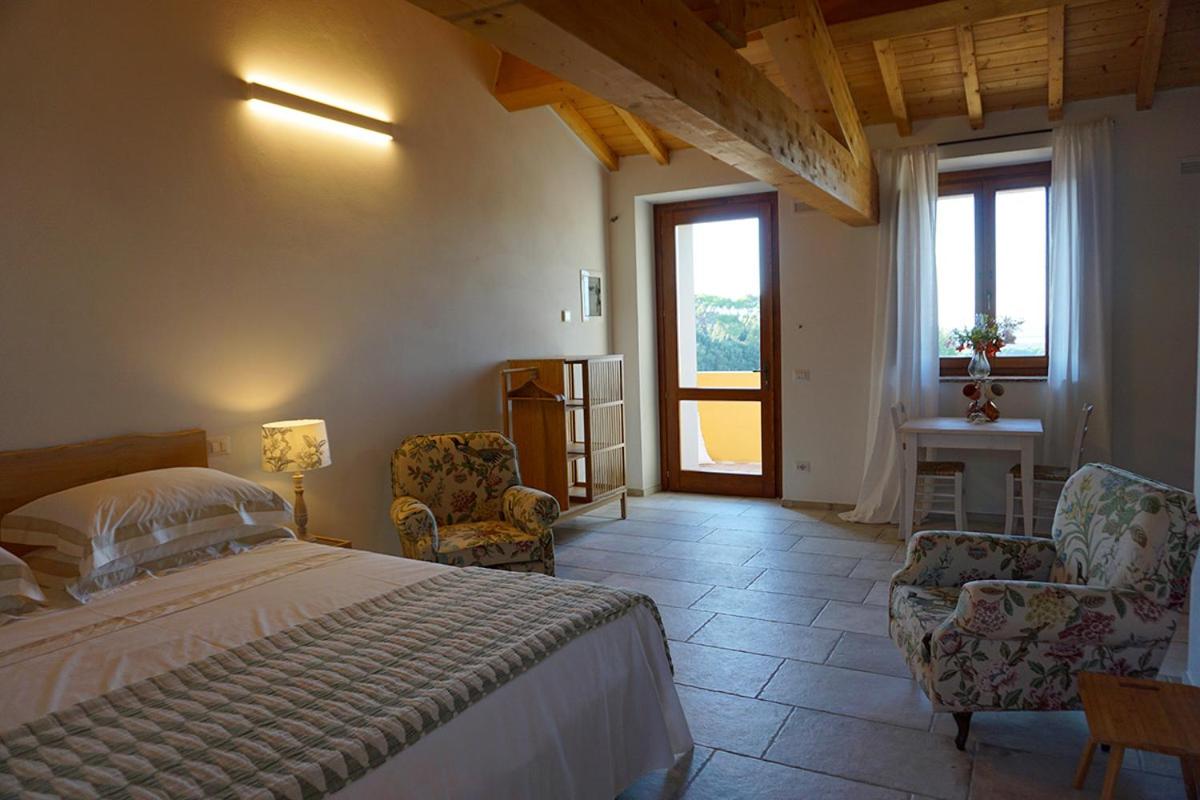 Deluxe Room (2 Adults + 1 Child) photo 1
