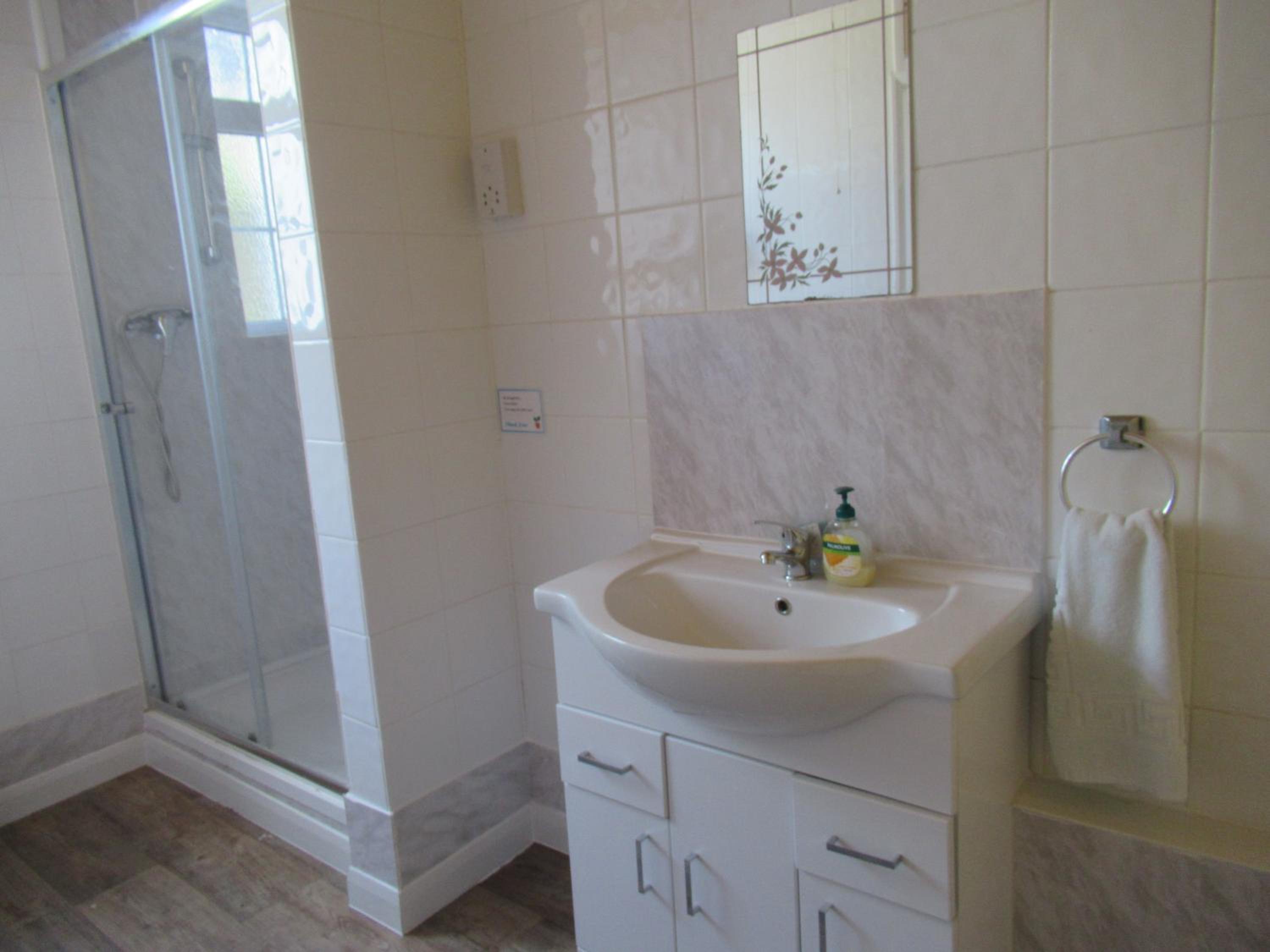 Double Room With Shared Bathroom photo 2
