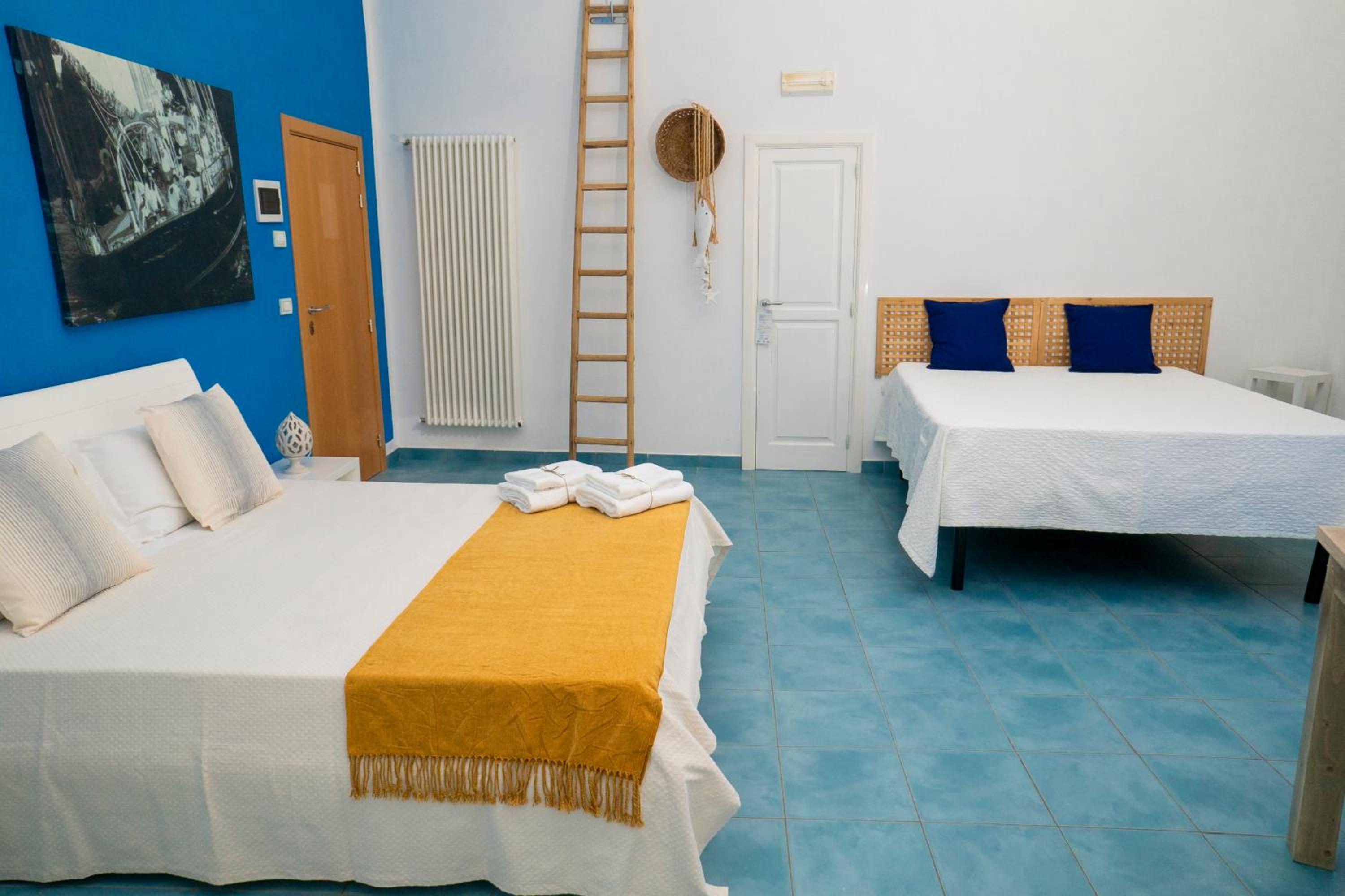 Classic Quadruple Room - Photo 2