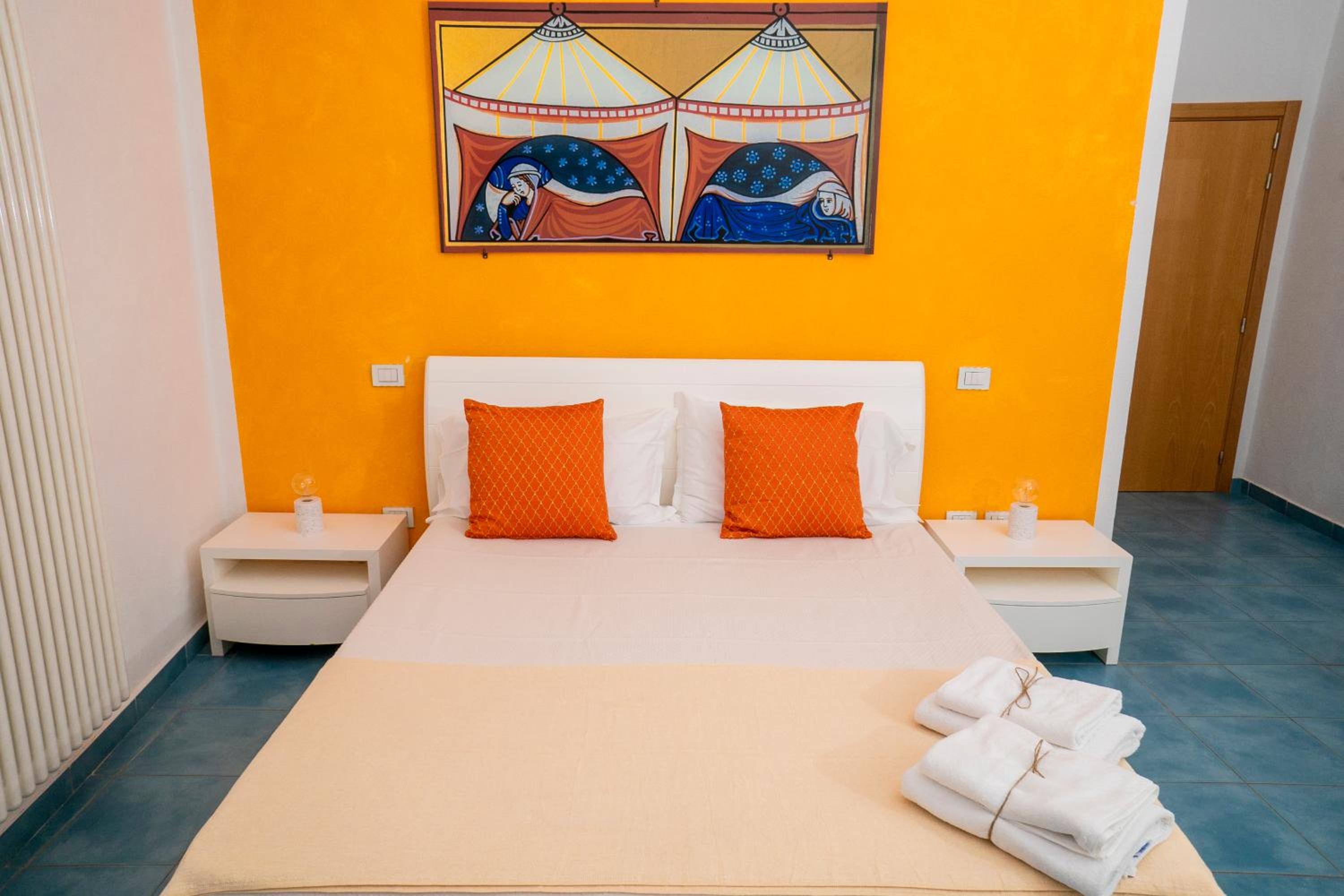 Double Room with Balcony - Photo 1
