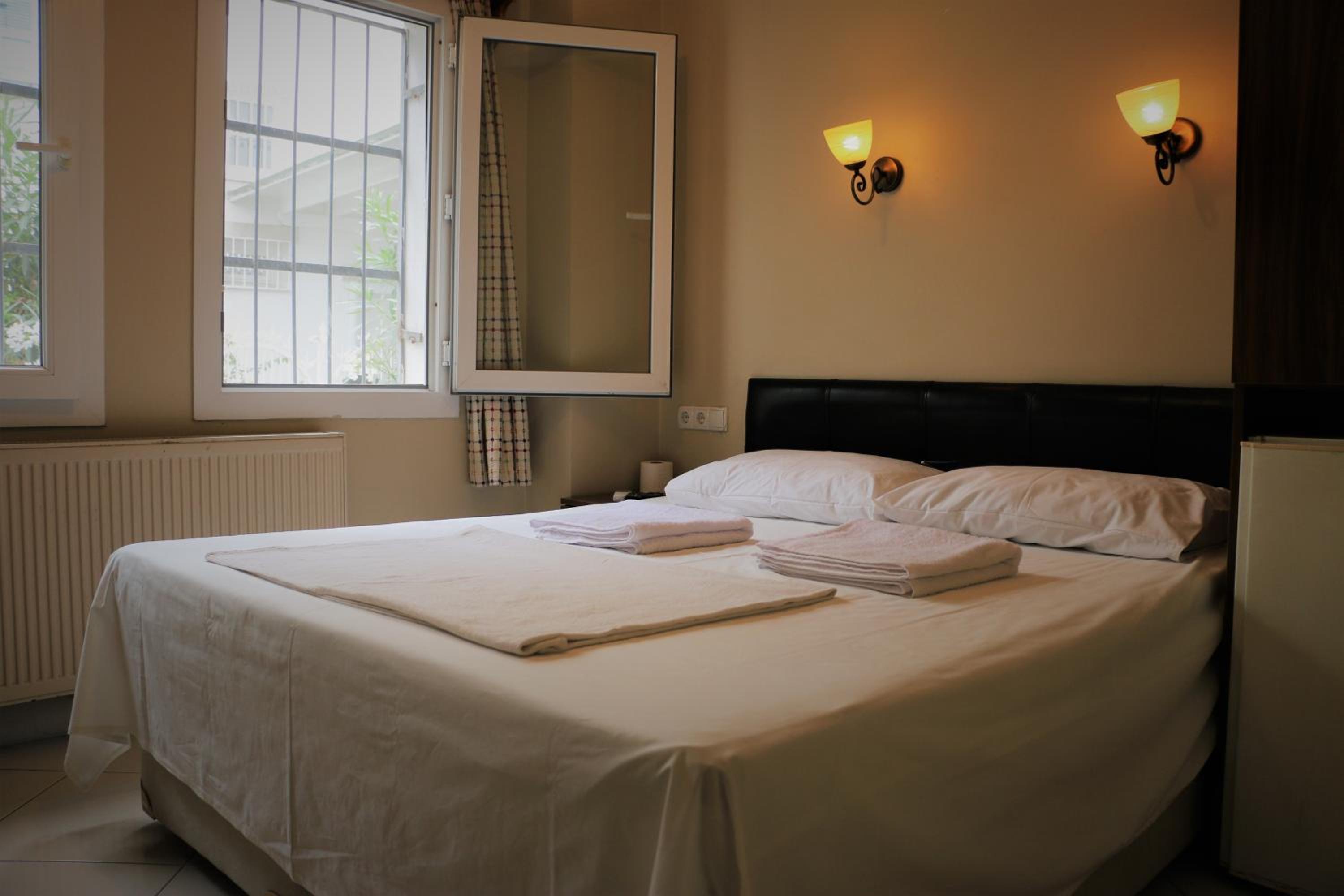 Large Double Room photo 1