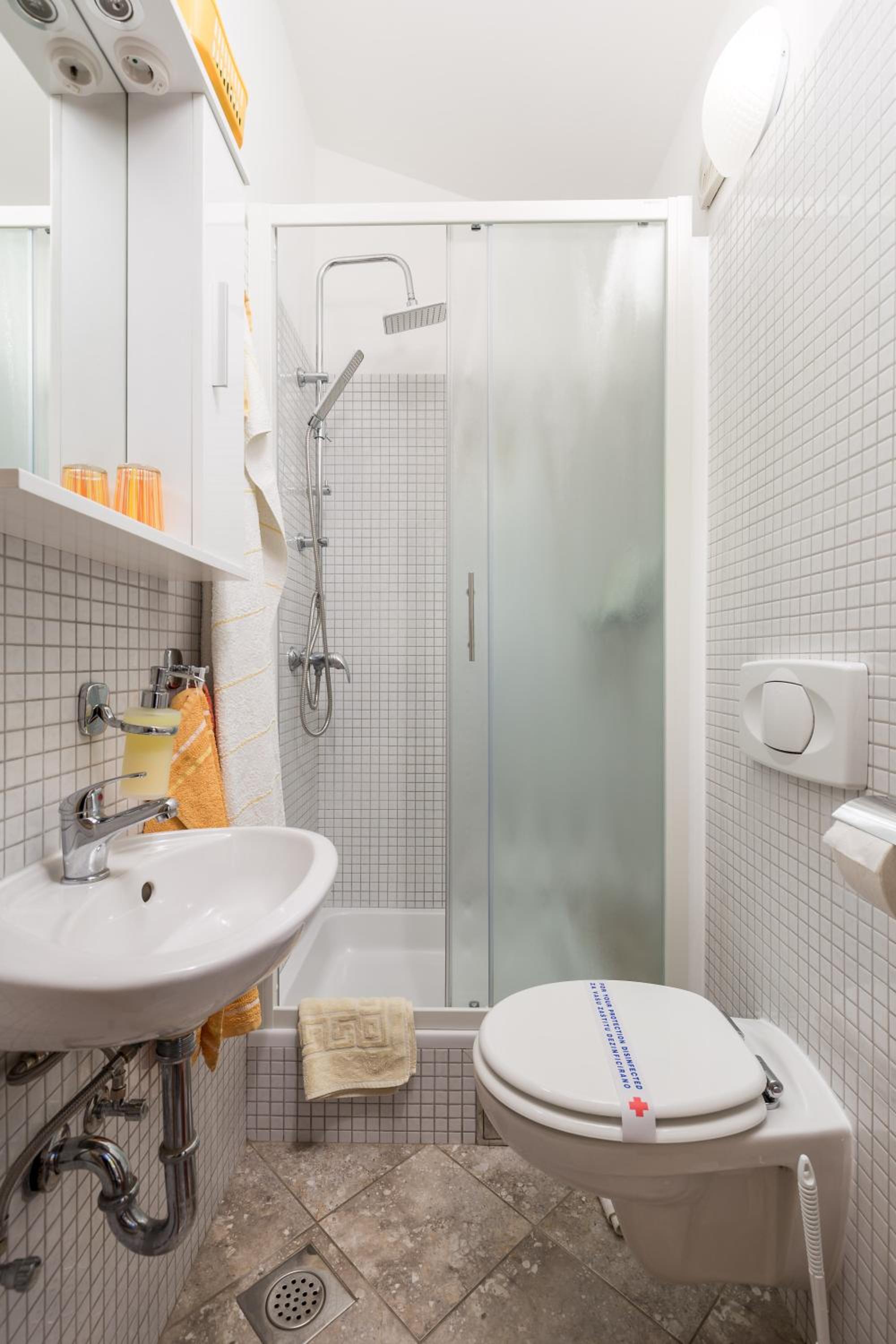 Double Room with Balcony and Sea View - Photo 14