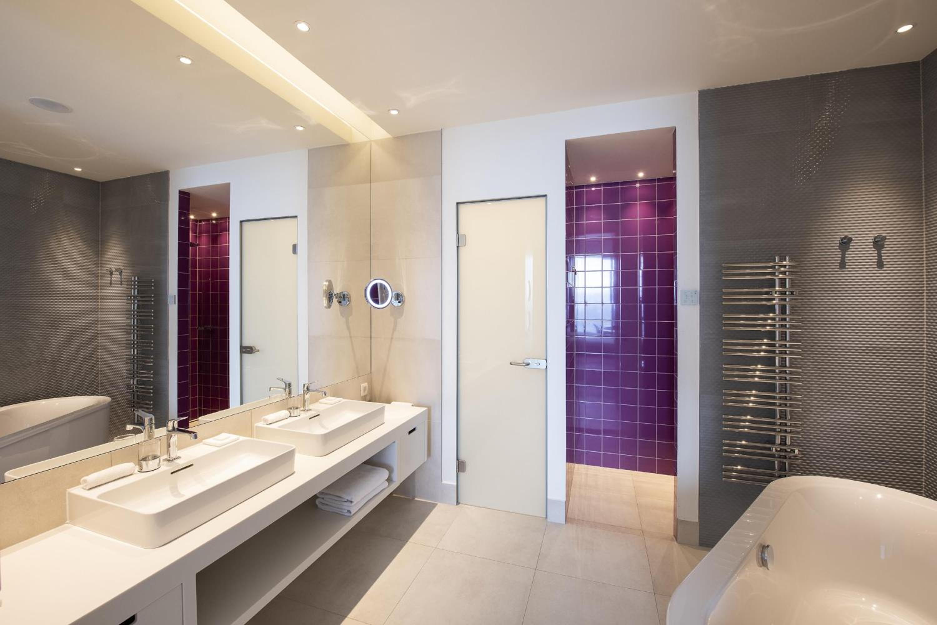 Premium Suite with Sea View and Terrace - Photo 8