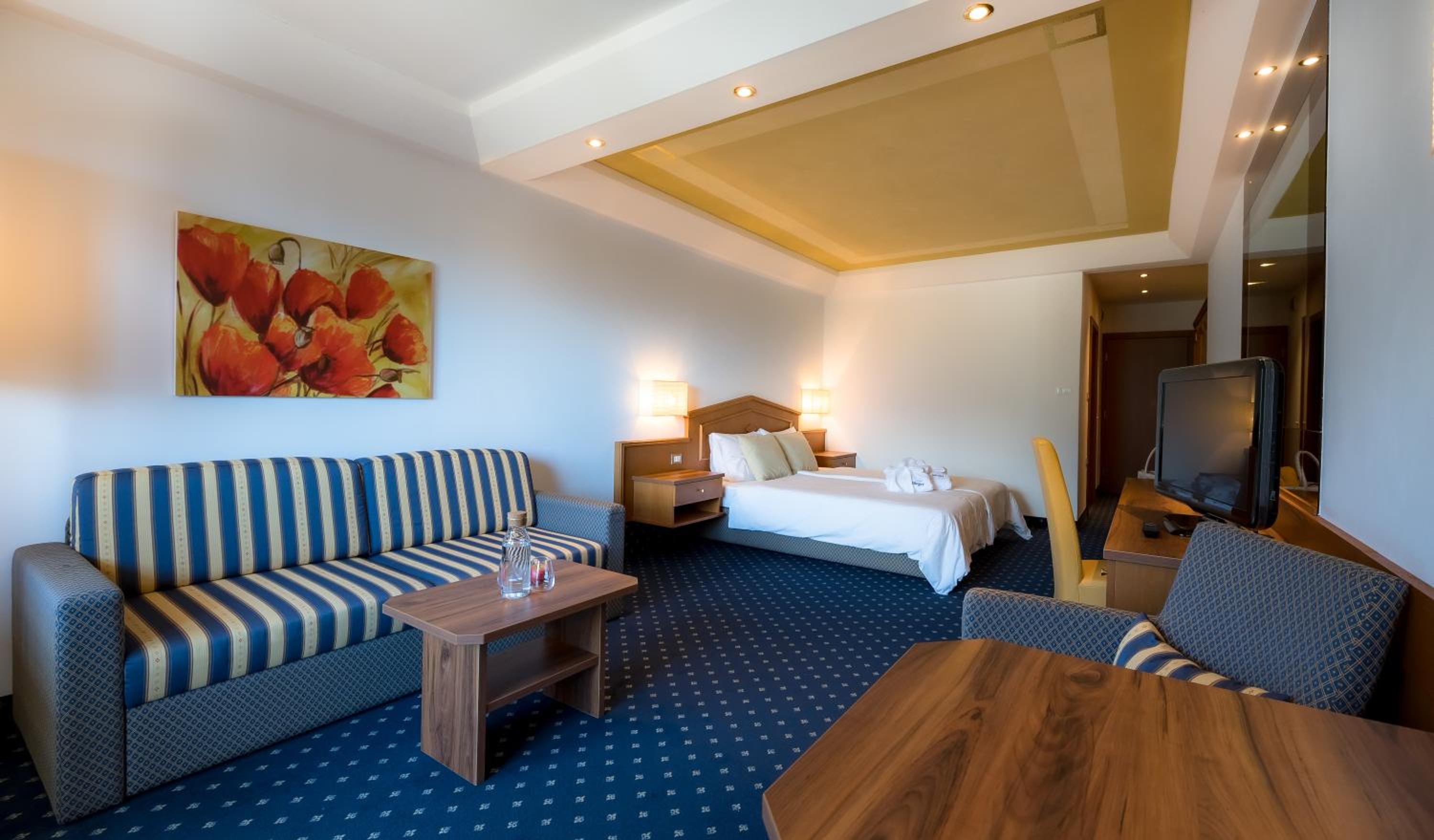 Superior Double Room with Balcony photo 2