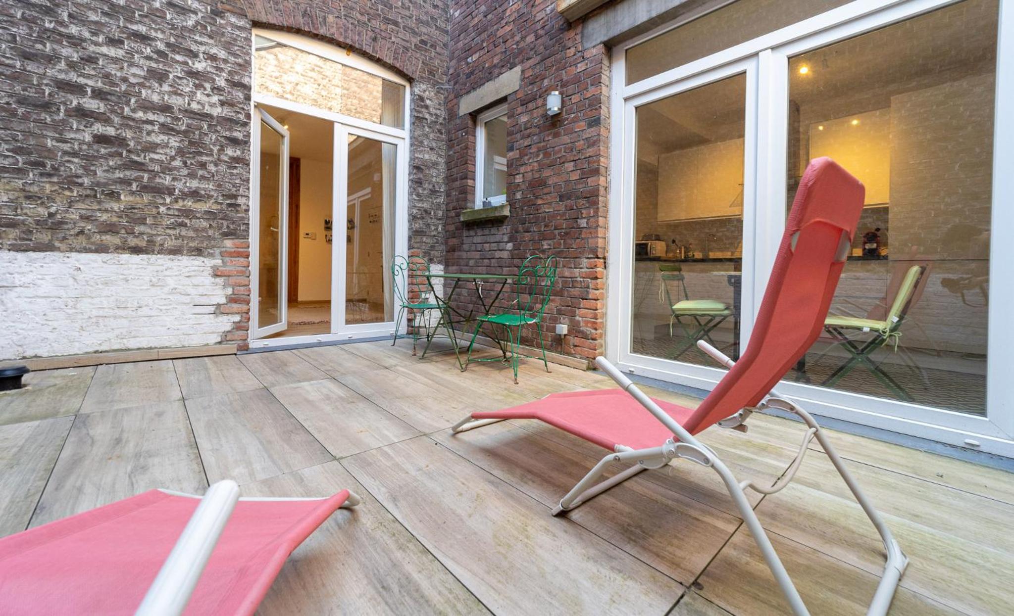 Apartment with Terrace - Photo 11