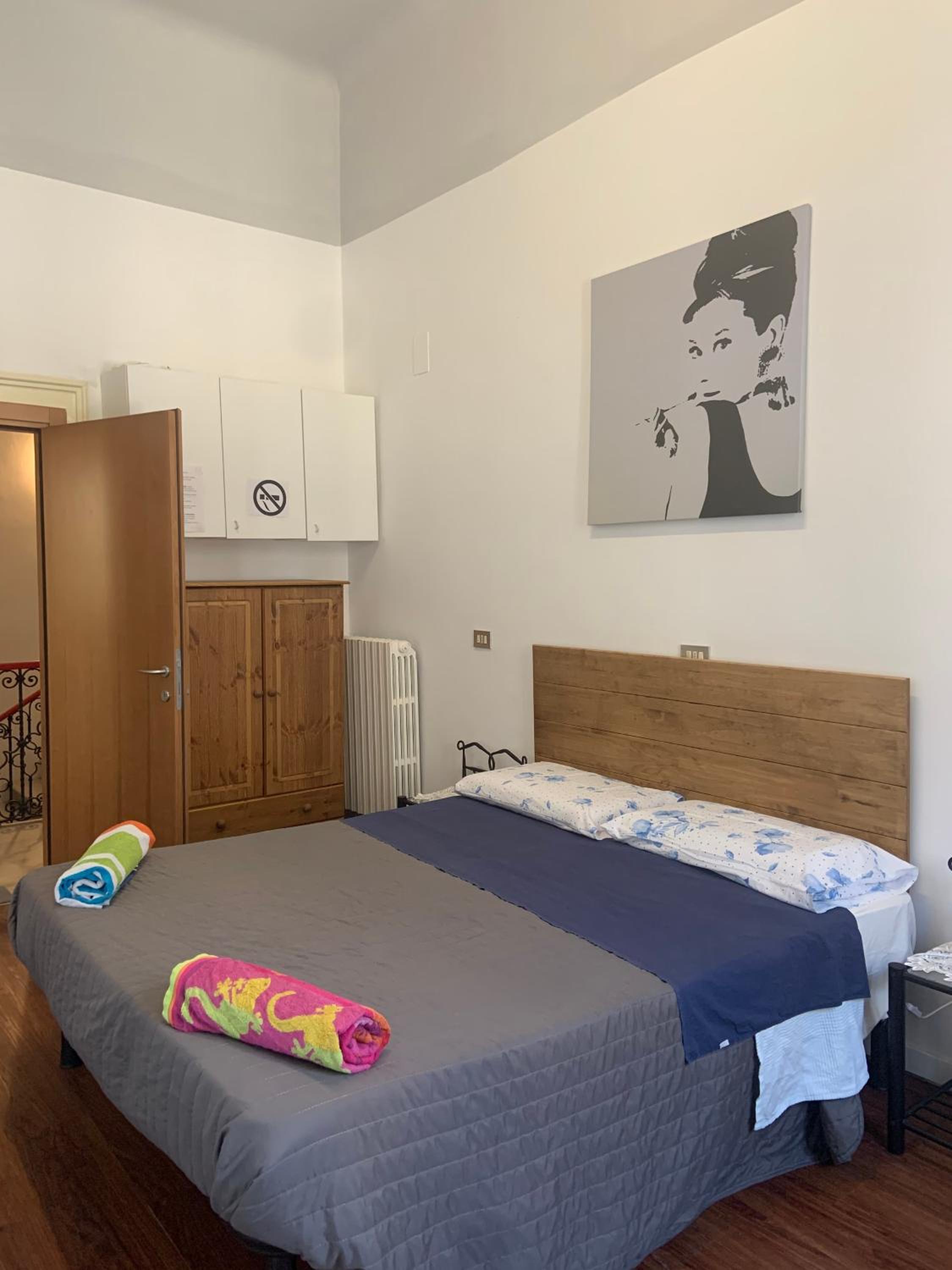 Double Room with Shared Bathroom photo 3
