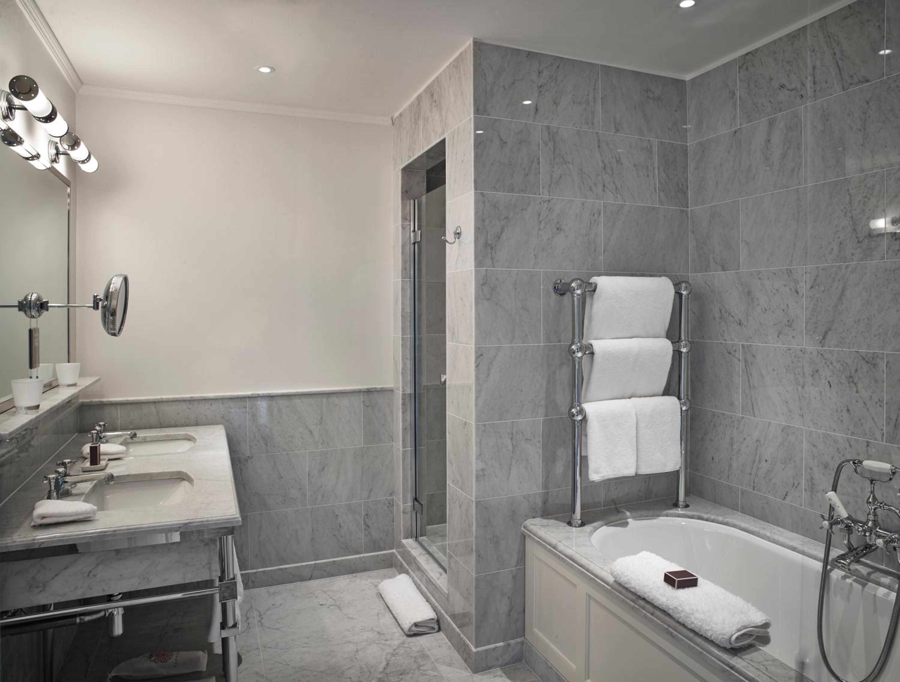 Deluxe Suite (Non Smoking) photo 3
