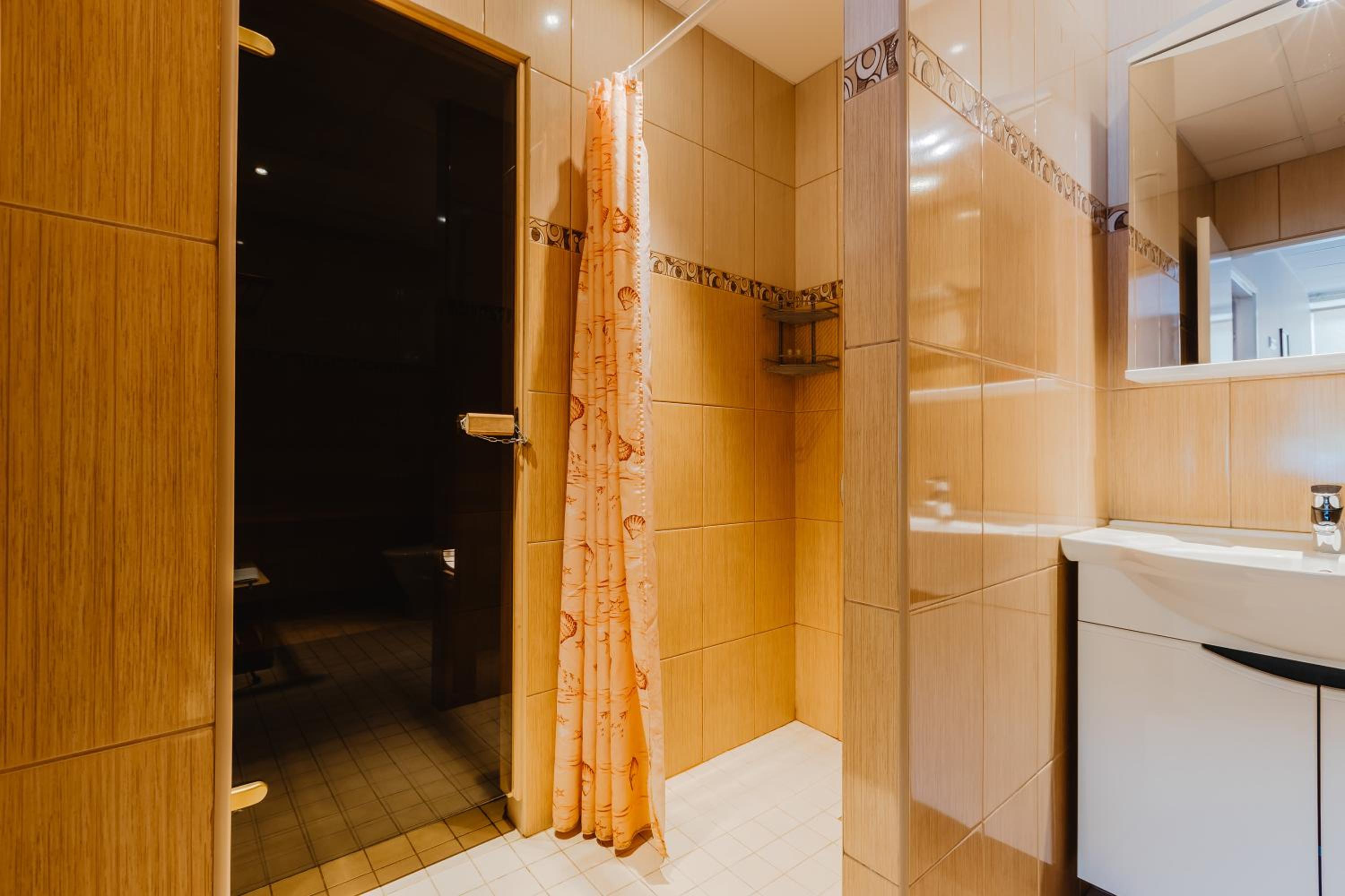 Two-Bedroom Apartment with Sauna - Photo 3
