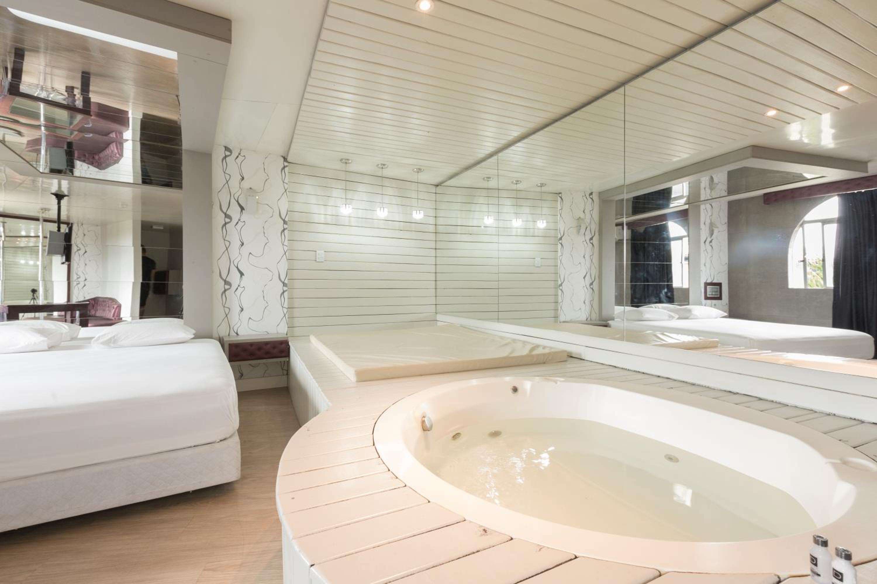 Studio with Spa Bath - Photo 3