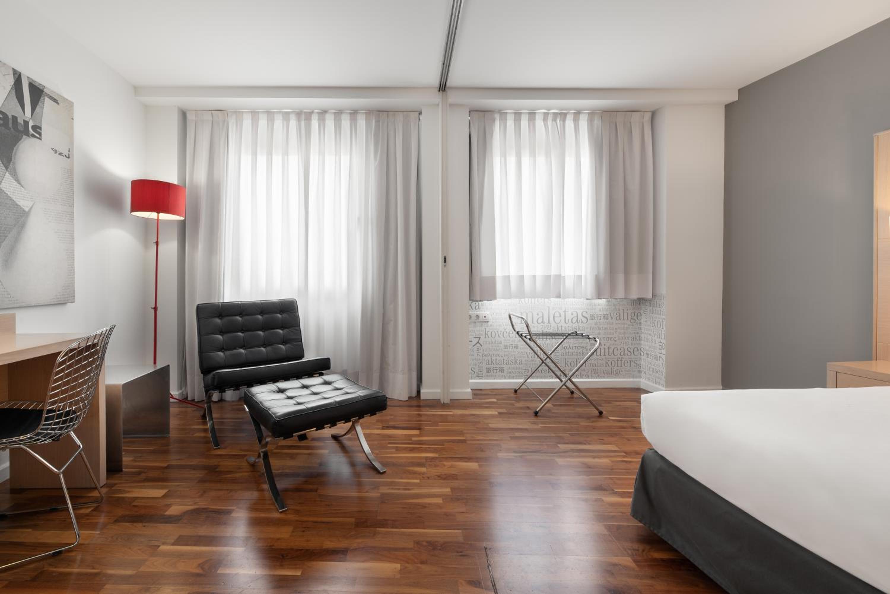 Deluxe Room - Photo 5