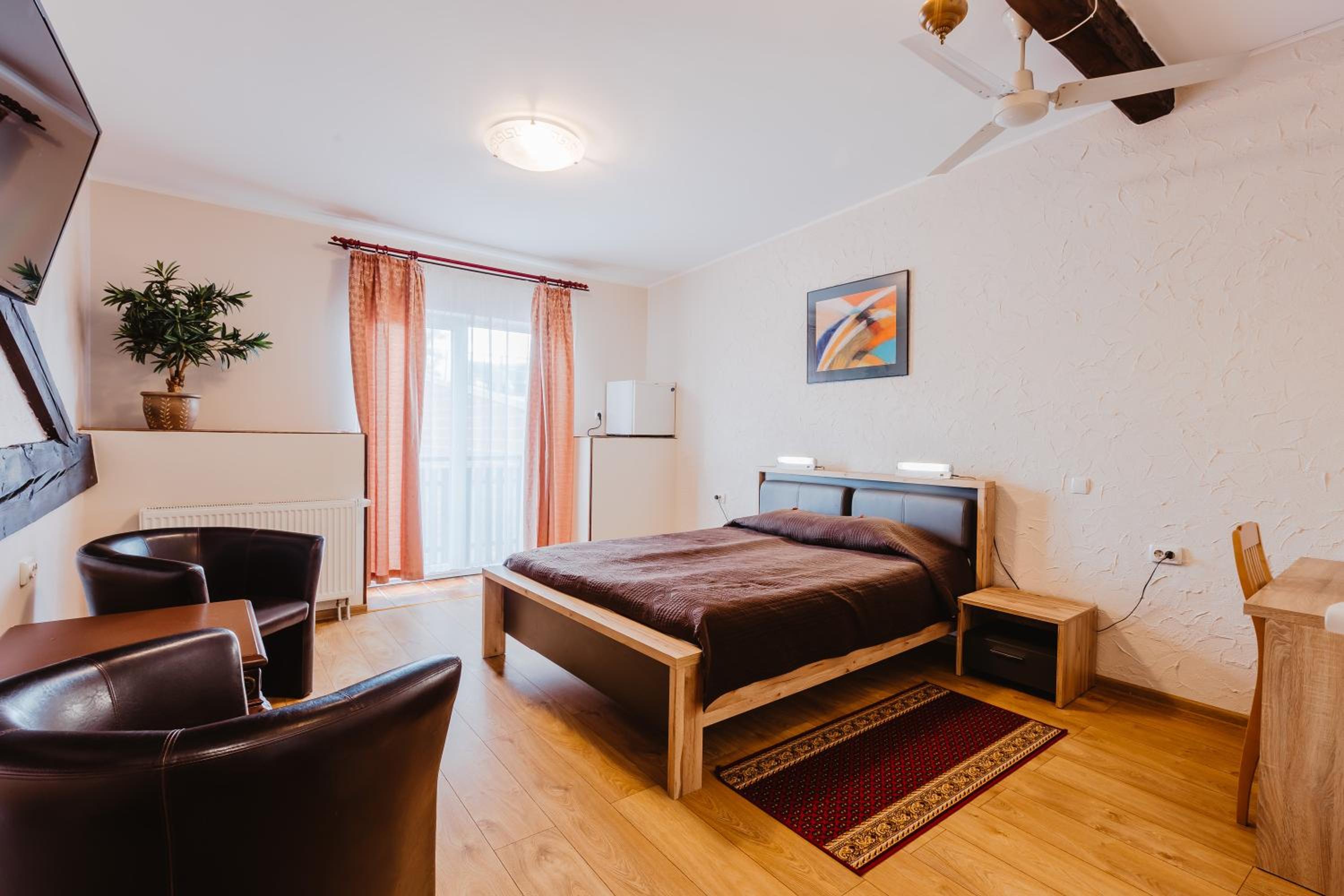 Junior Suite with Balcony - Photo 1