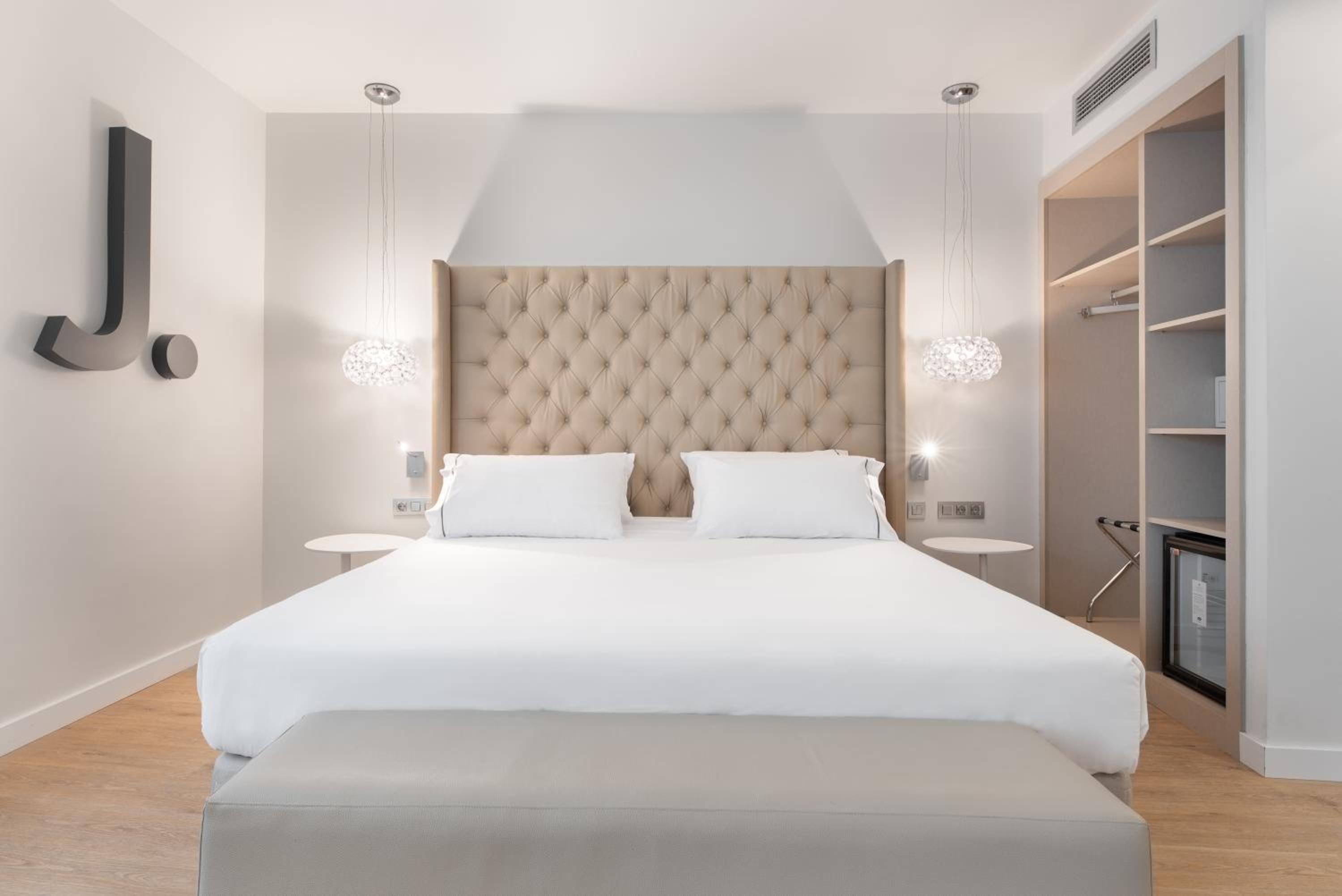 Double Room Premium - Photo 11