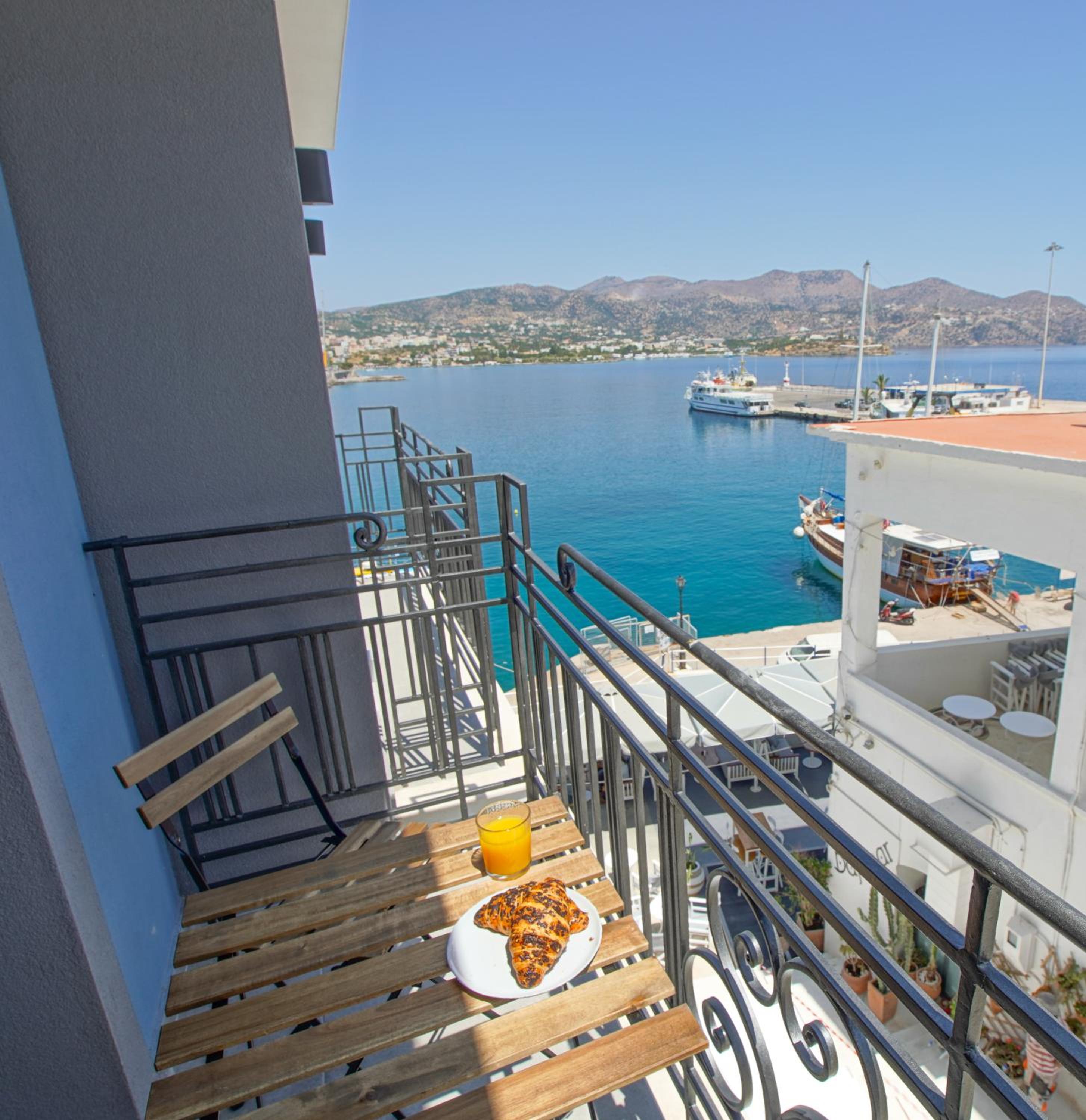Double or Twin Room with Partial Sea View - Photo 2