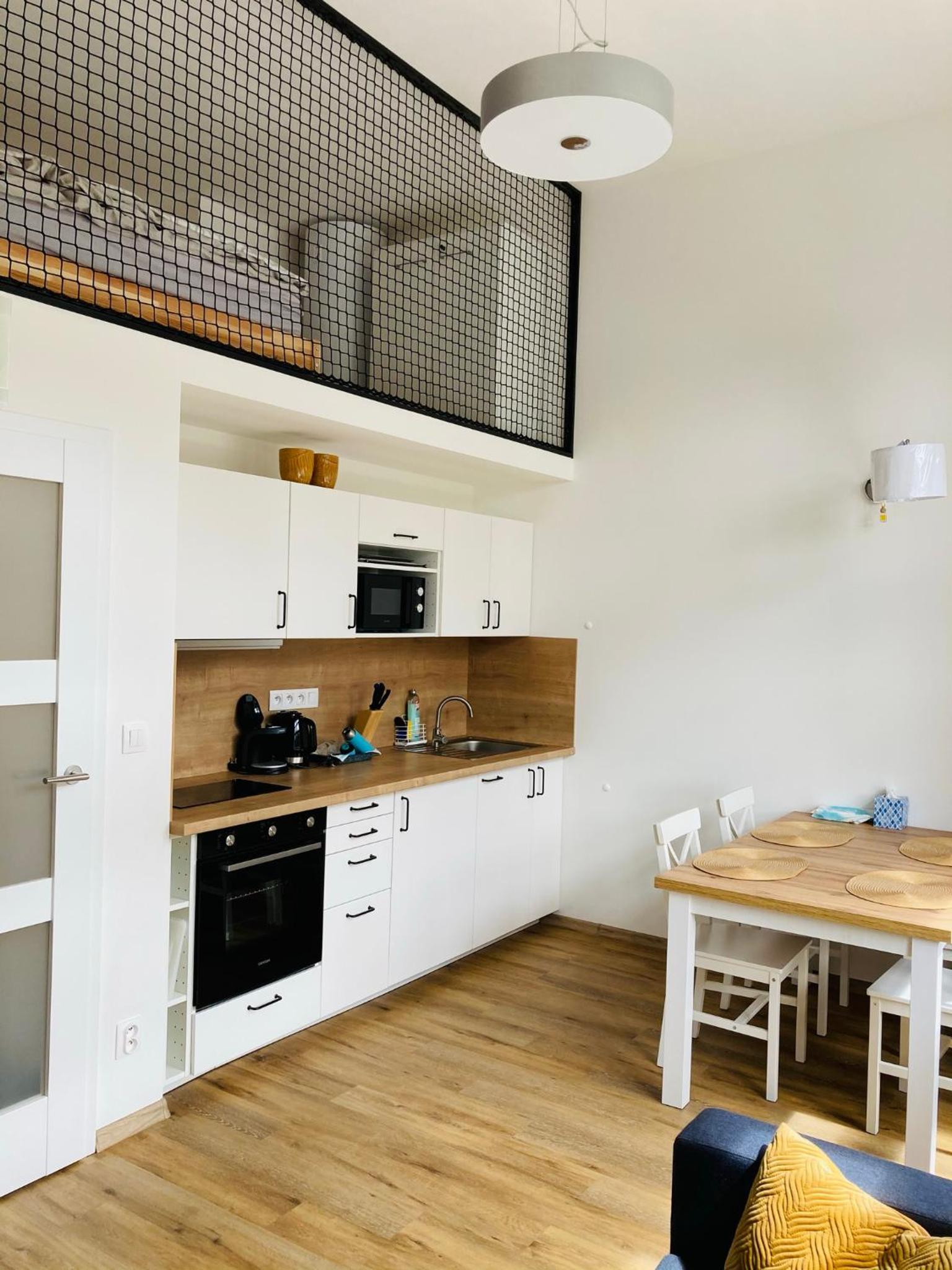 Apartment - Split Level - Photo 5