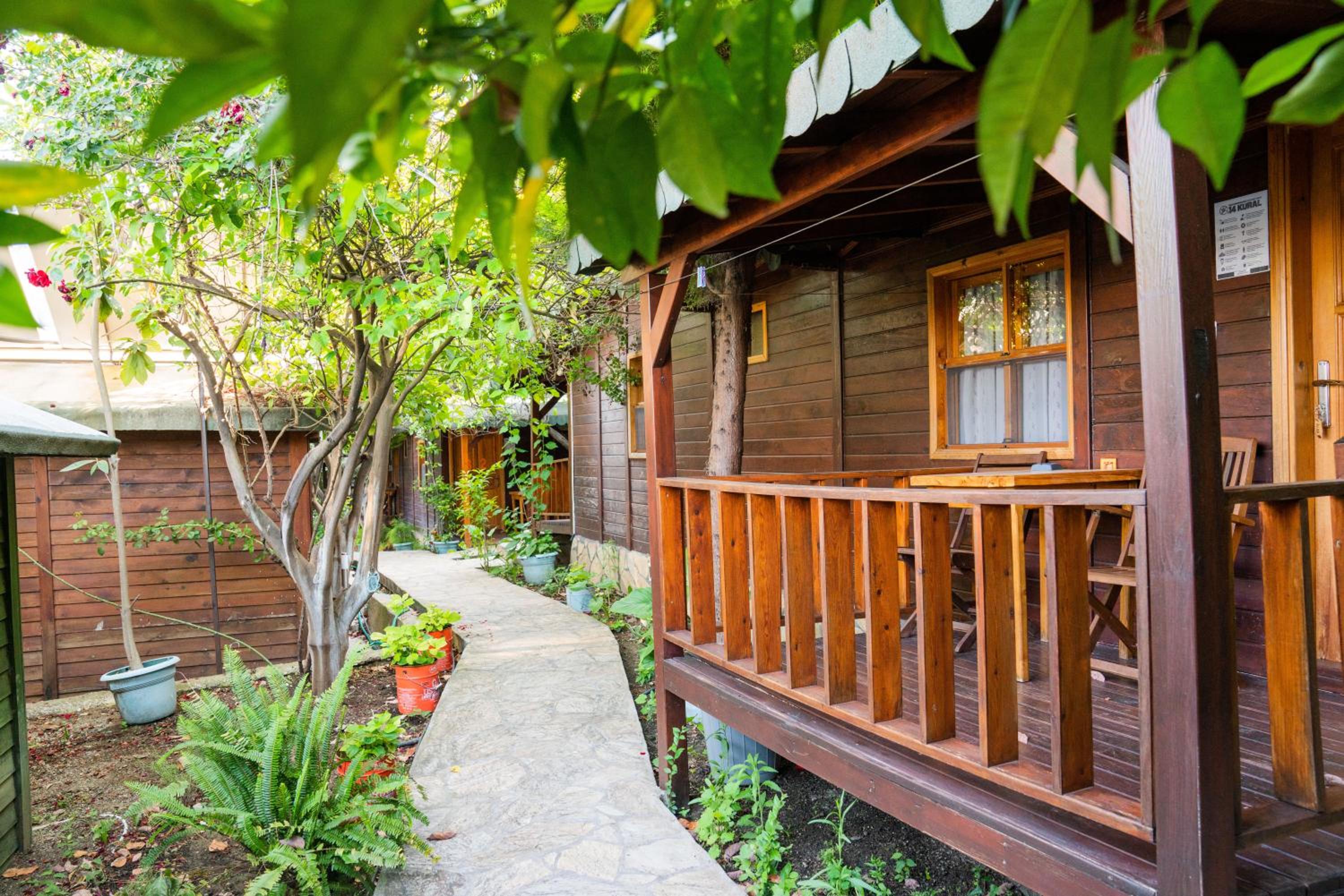 Bungalow (2 Adults) - Photo 5