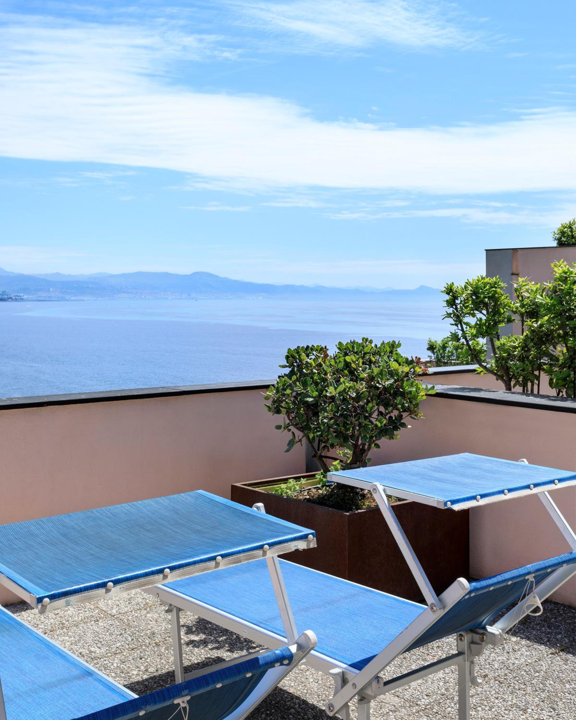 Twin Room with Sea View and Balcony - Photo 3