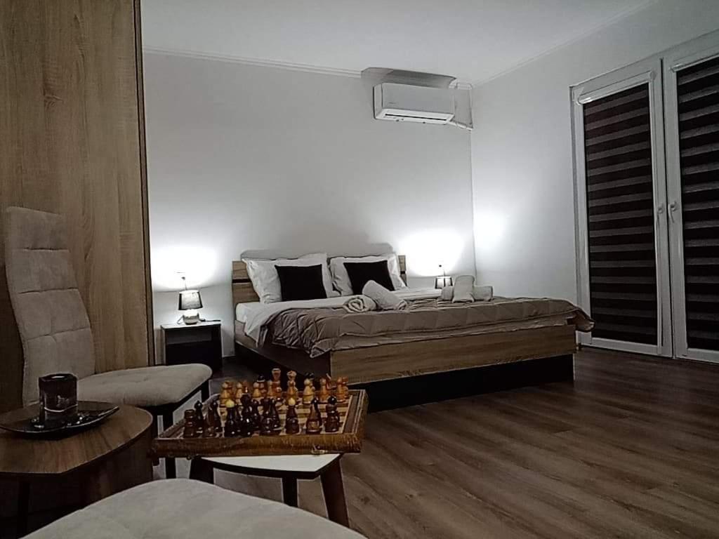 One-Bedroom Apartment photo 2