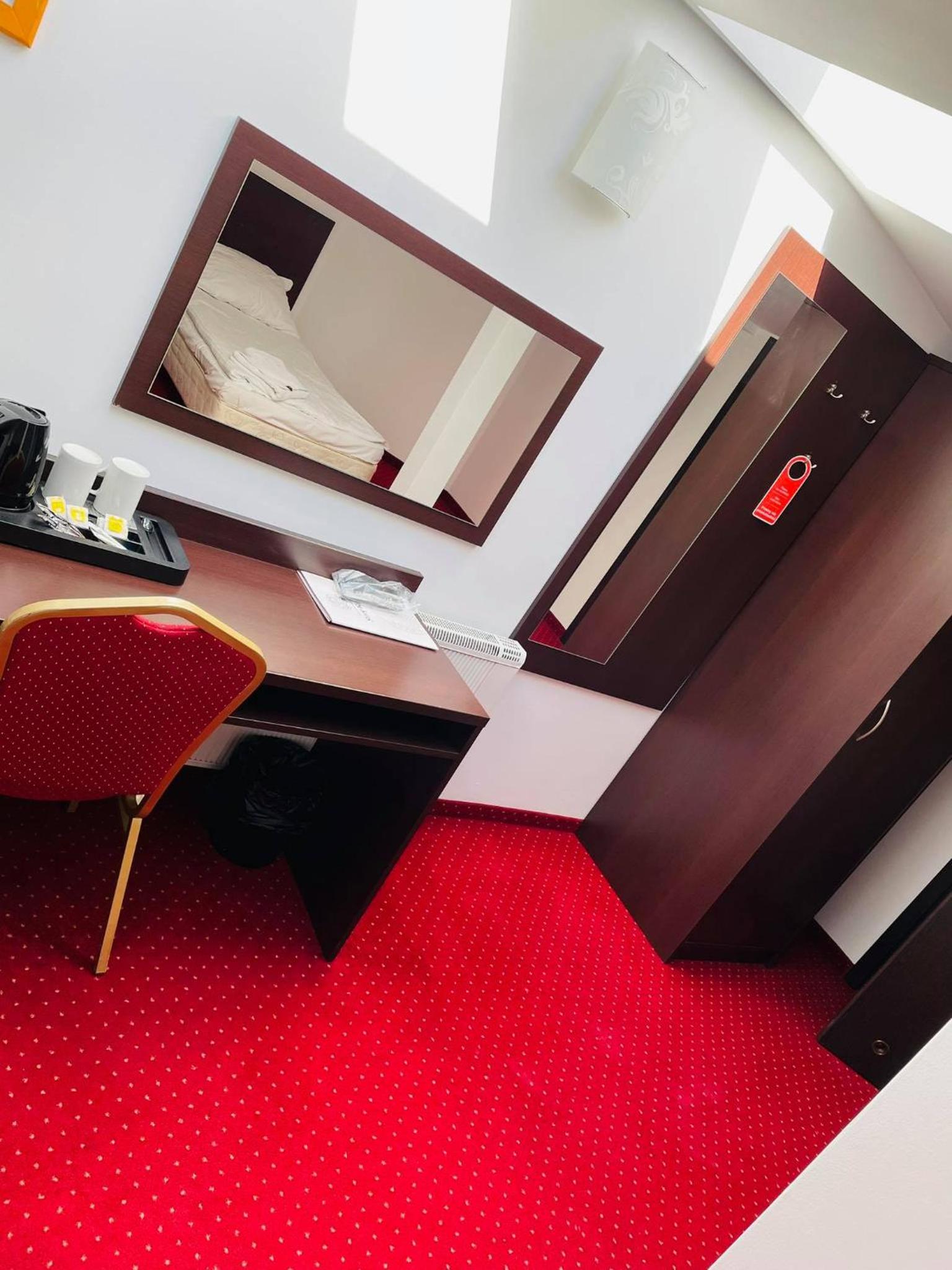 Economy Double Room - Photo 6