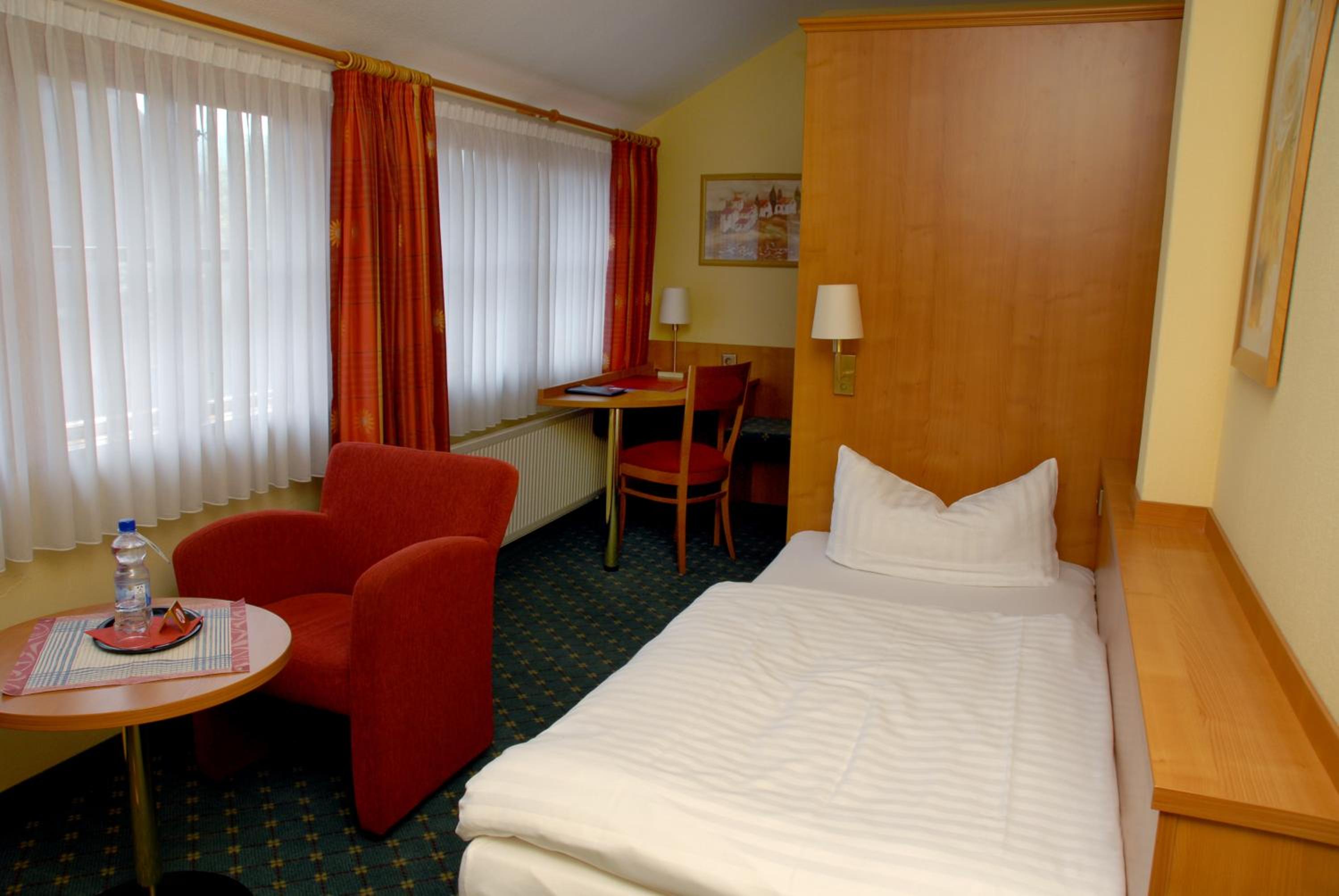 Single Room photo 1