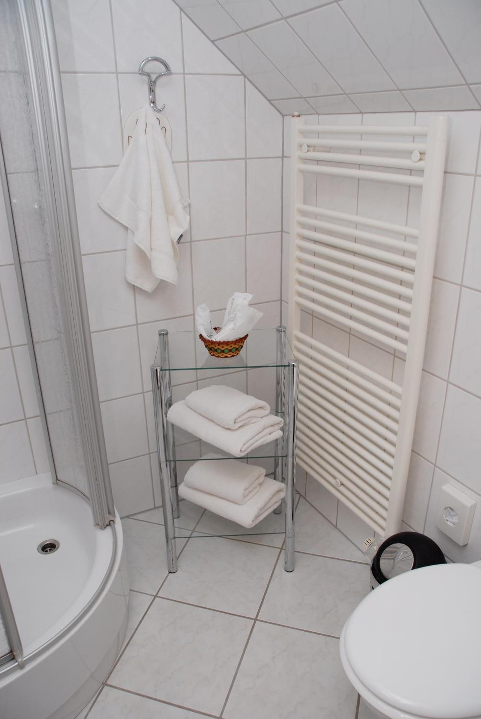 Double Room - Photo 11