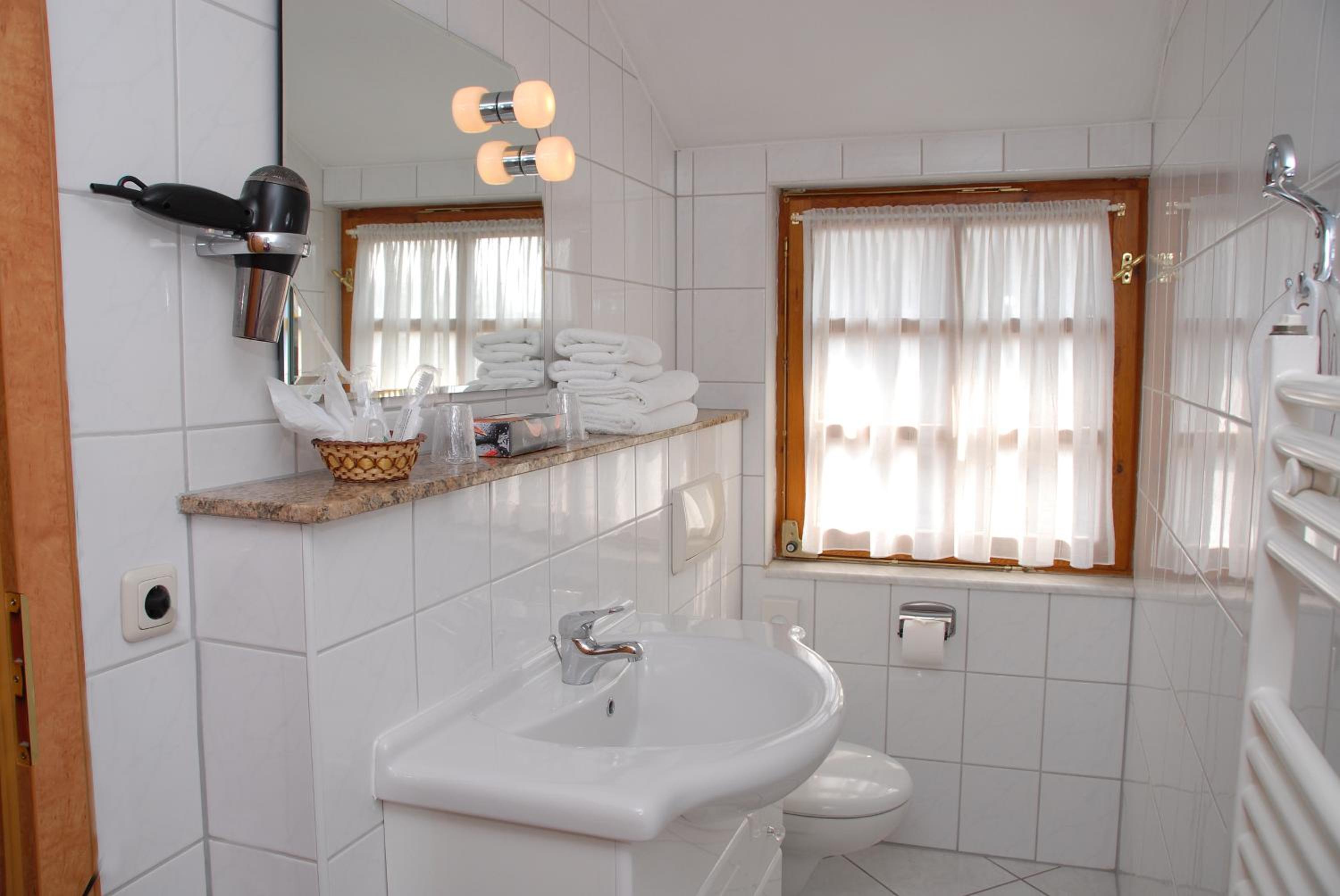 Double Room - Photo 15